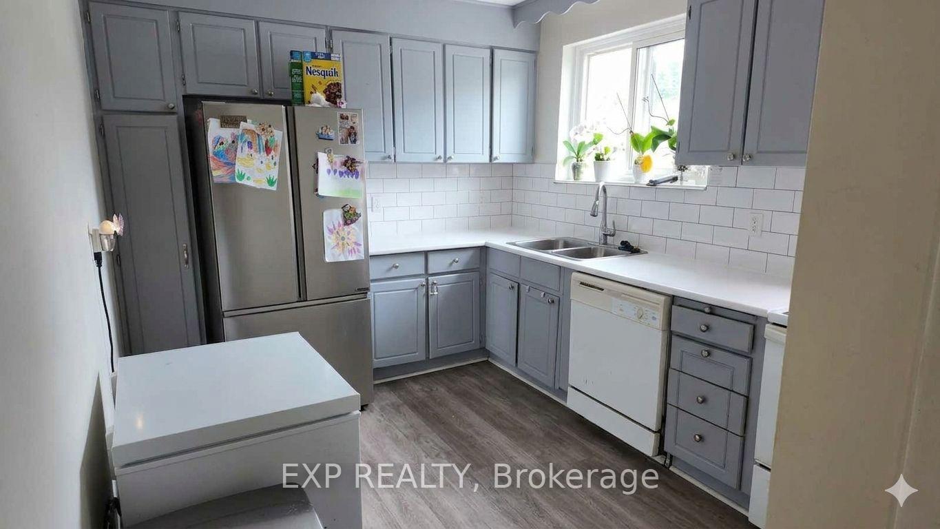 Photo 7 of 23 Chapman Avenue, Toronto, O'Connor-Parkview — HOMEH