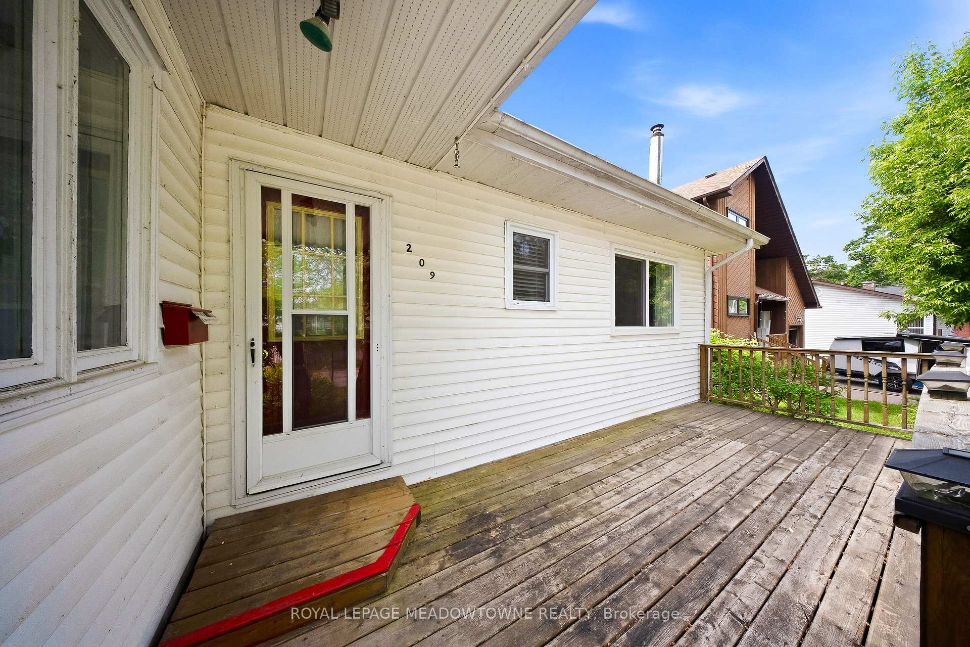 Photo 7 of 209 Cliff Road, Barrie, South Shore — HOMEH