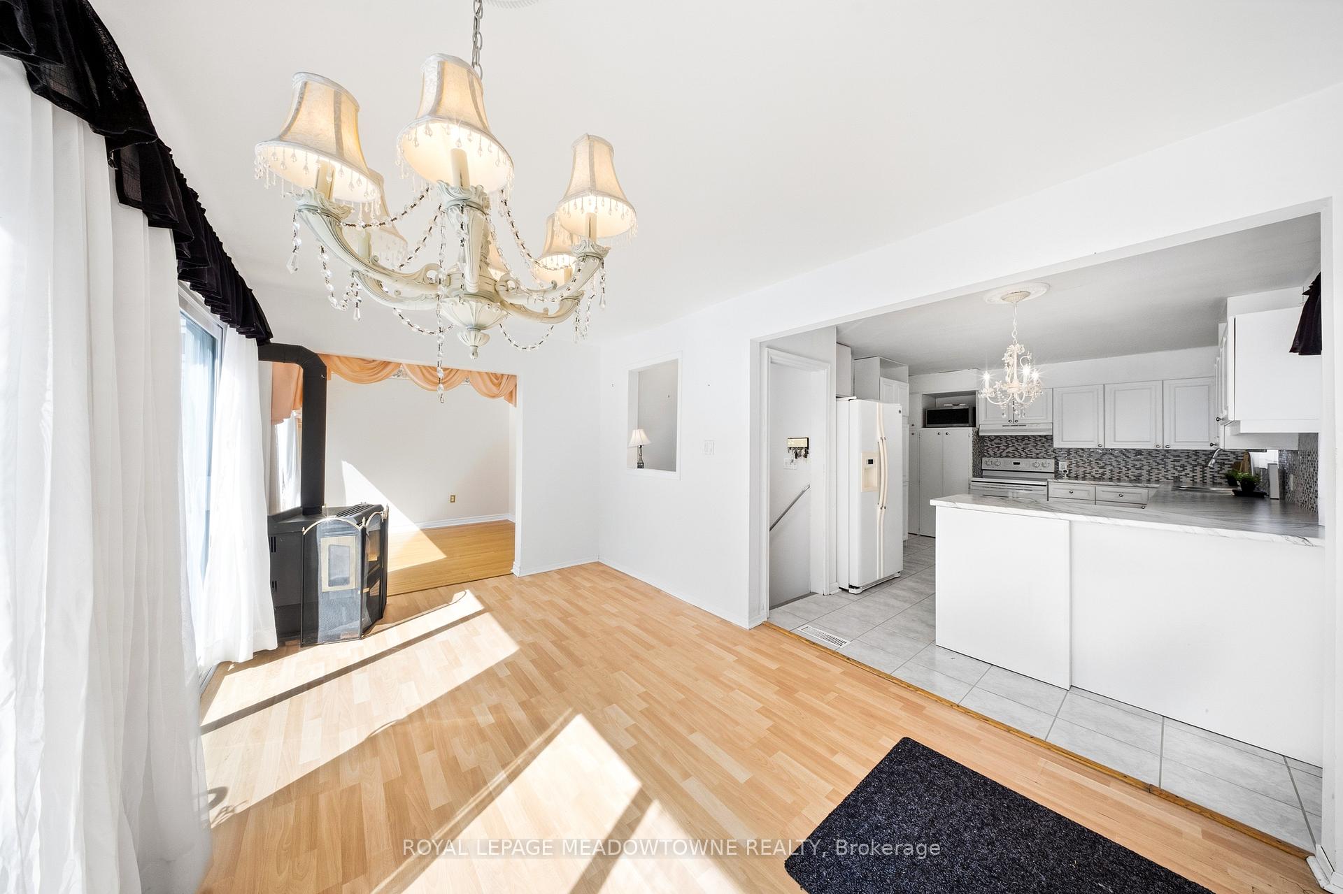 Photo 14 of 209 Cliff Road, Barrie, South Shore — HOMEH