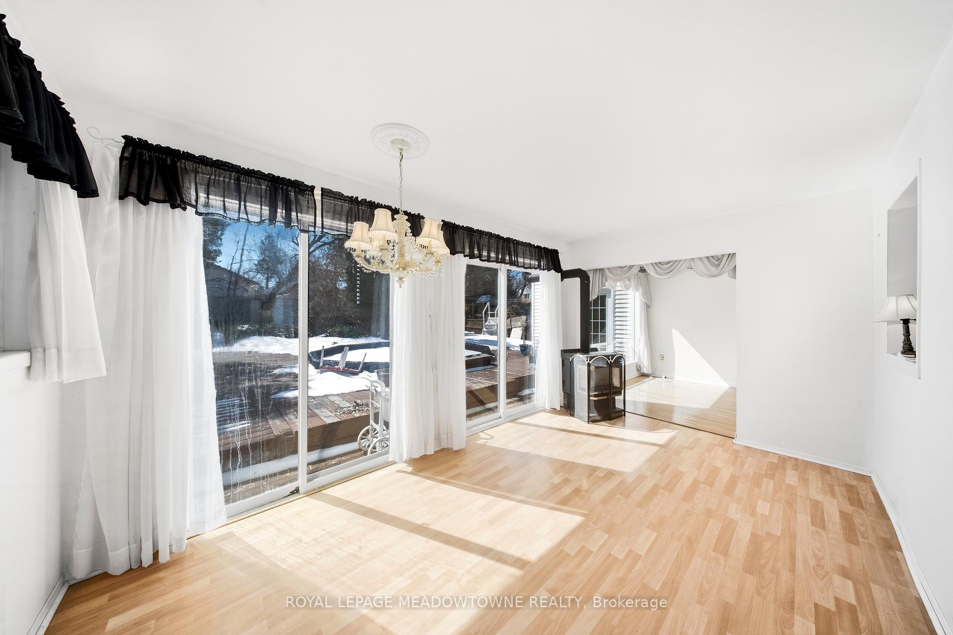 Photo 15 of 209 Cliff Road, Barrie, South Shore — HOMEH