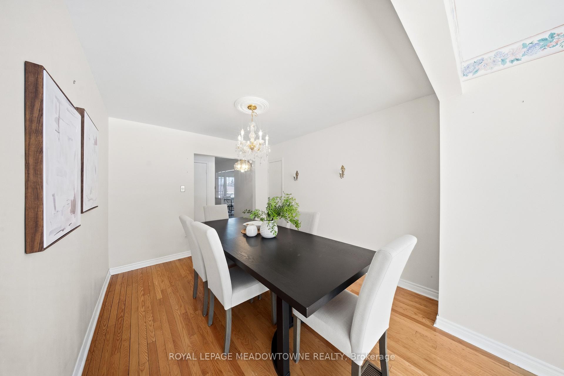 Photo 18 of 209 Cliff Road, Barrie, South Shore — HOMEH
