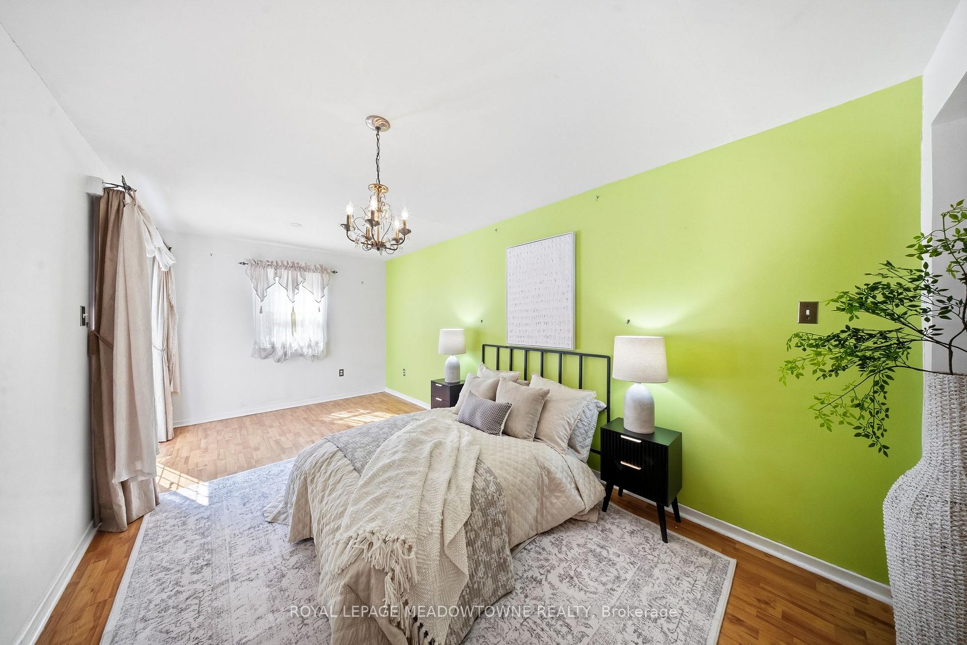 Photo 20 of 209 Cliff Road, Barrie, South Shore — HOMEH