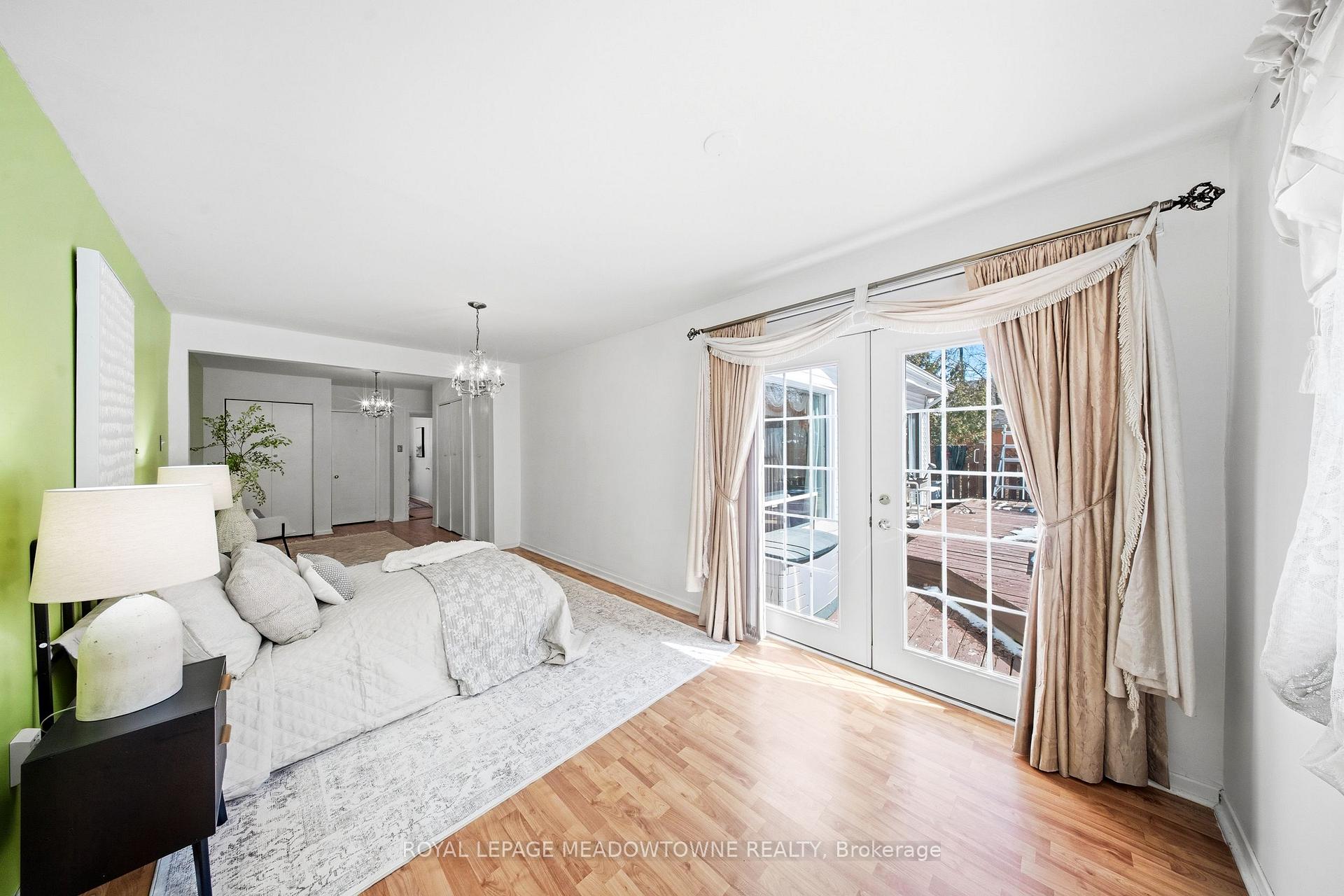 Photo 21 of 209 Cliff Road, Barrie, South Shore — HOMEH