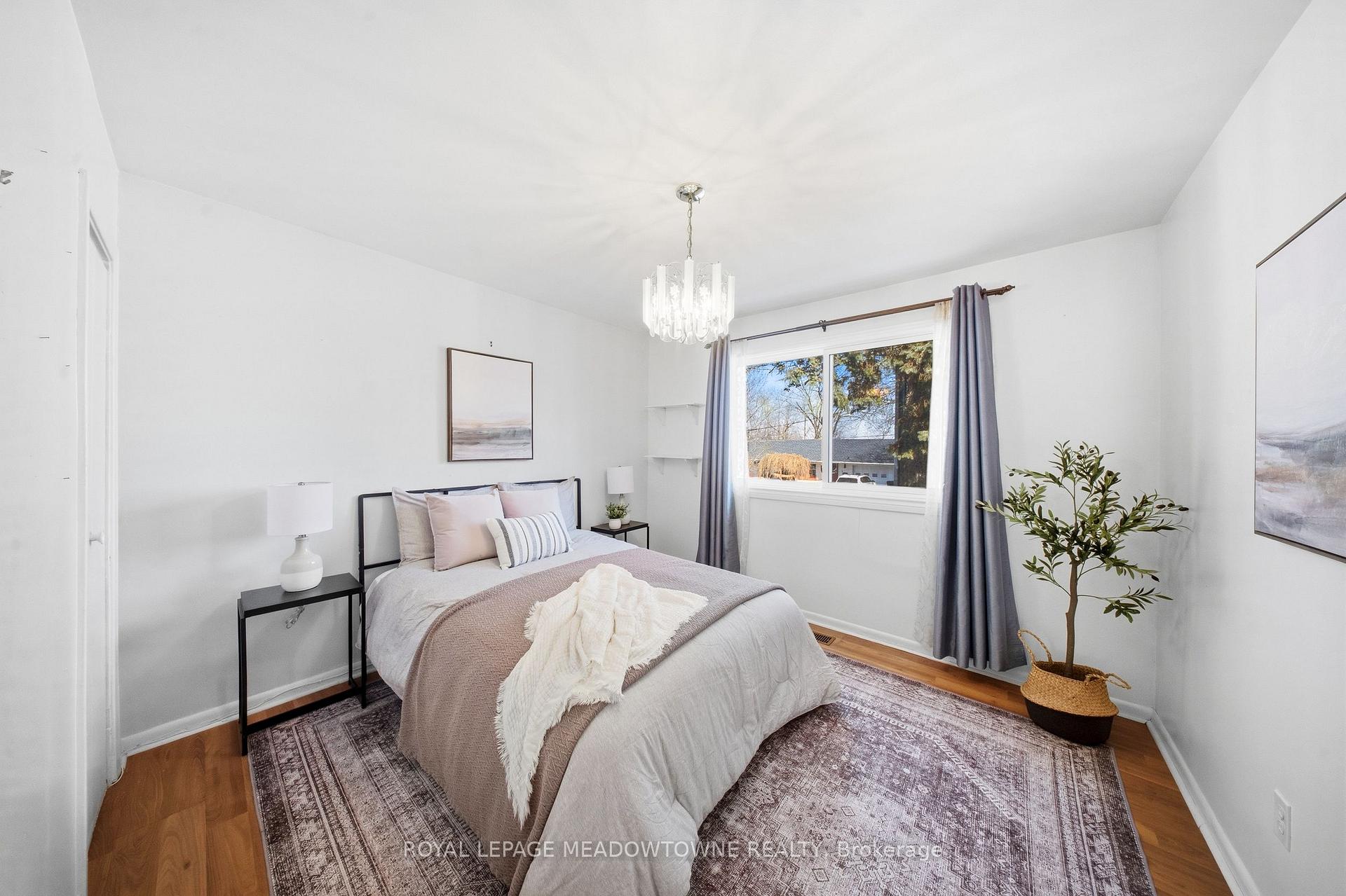 Photo 22 of 209 Cliff Road, Barrie, South Shore — HOMEH