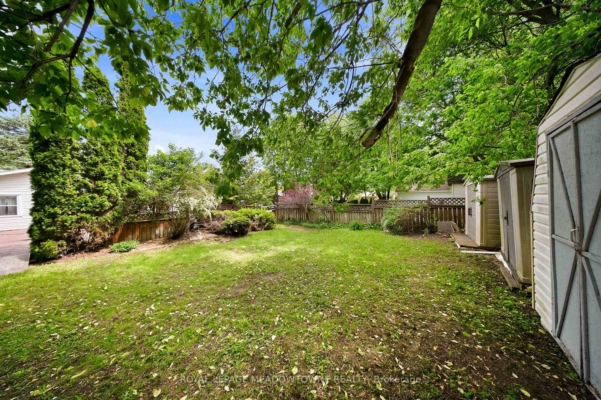 Photo 36 of 209 Cliff Road, Barrie, South Shore — HOMEH