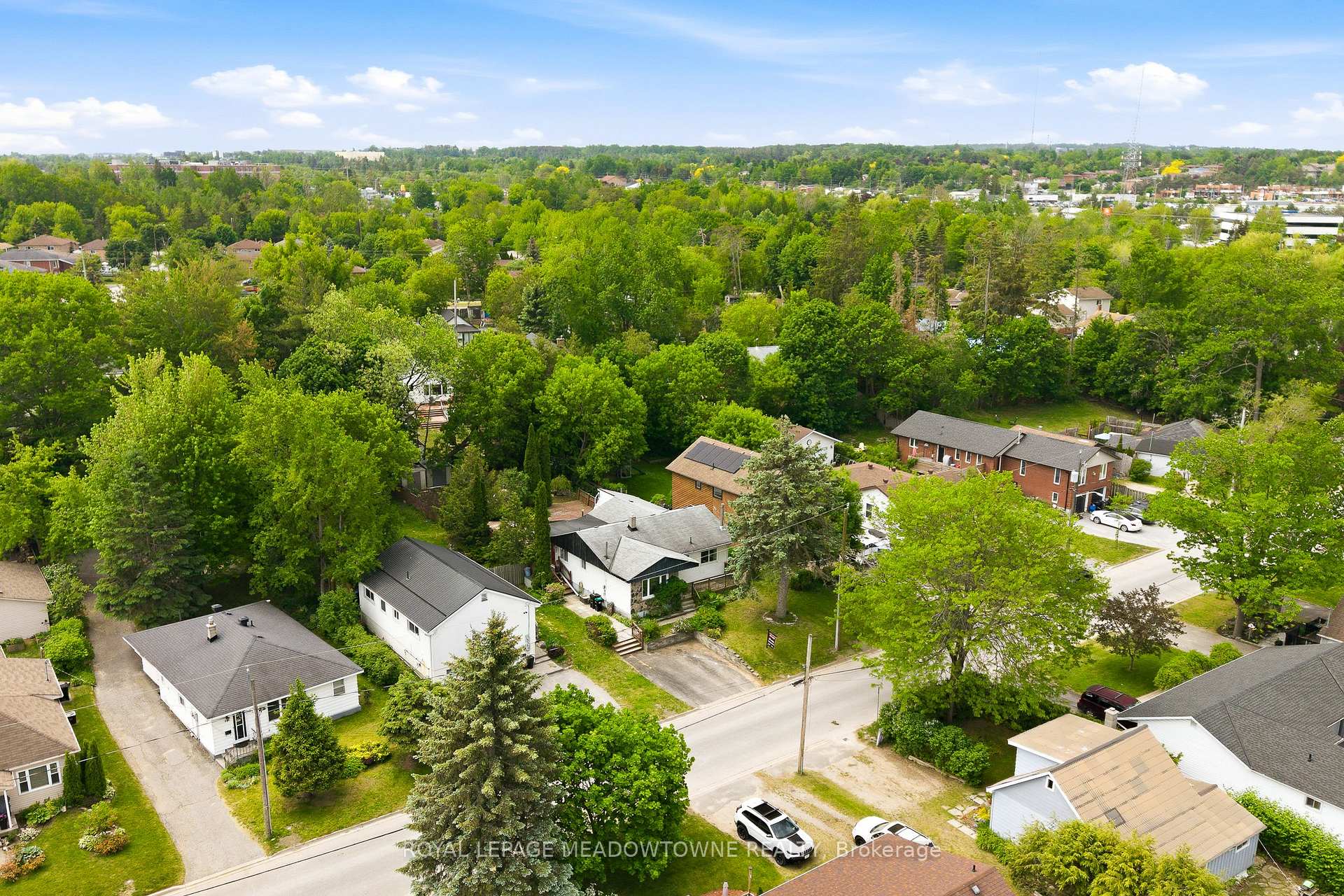 Photo 39 of 209 Cliff Road, Barrie, South Shore — HOMEH