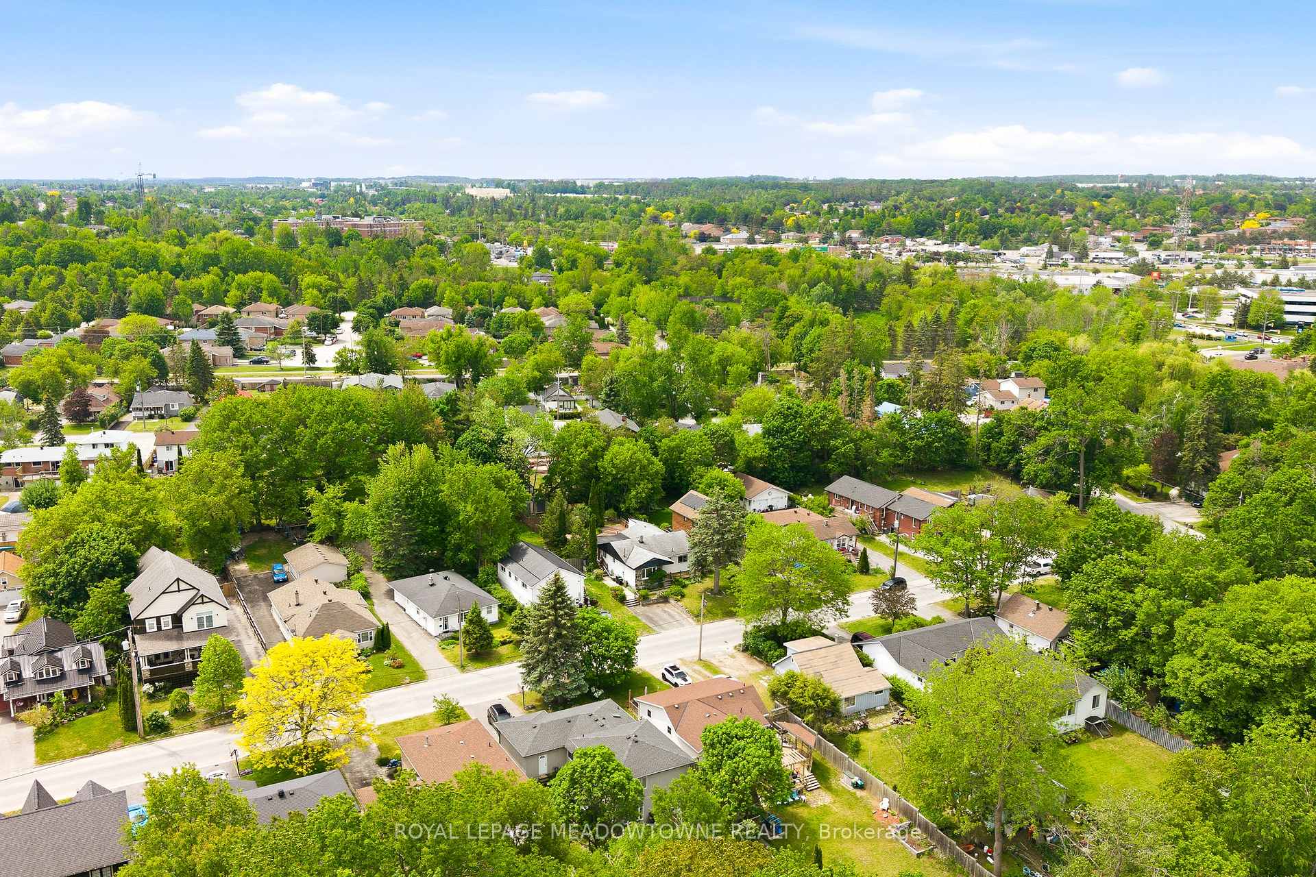 Photo 40 of 209 Cliff Road, Barrie, South Shore — HOMEH