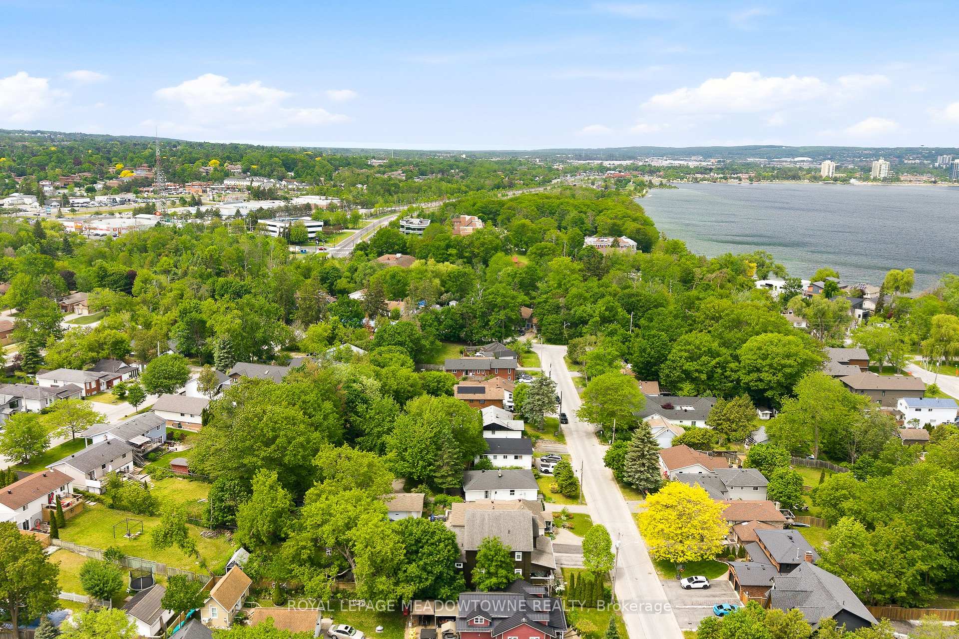 Photo 41 of 209 Cliff Road, Barrie, South Shore — HOMEH