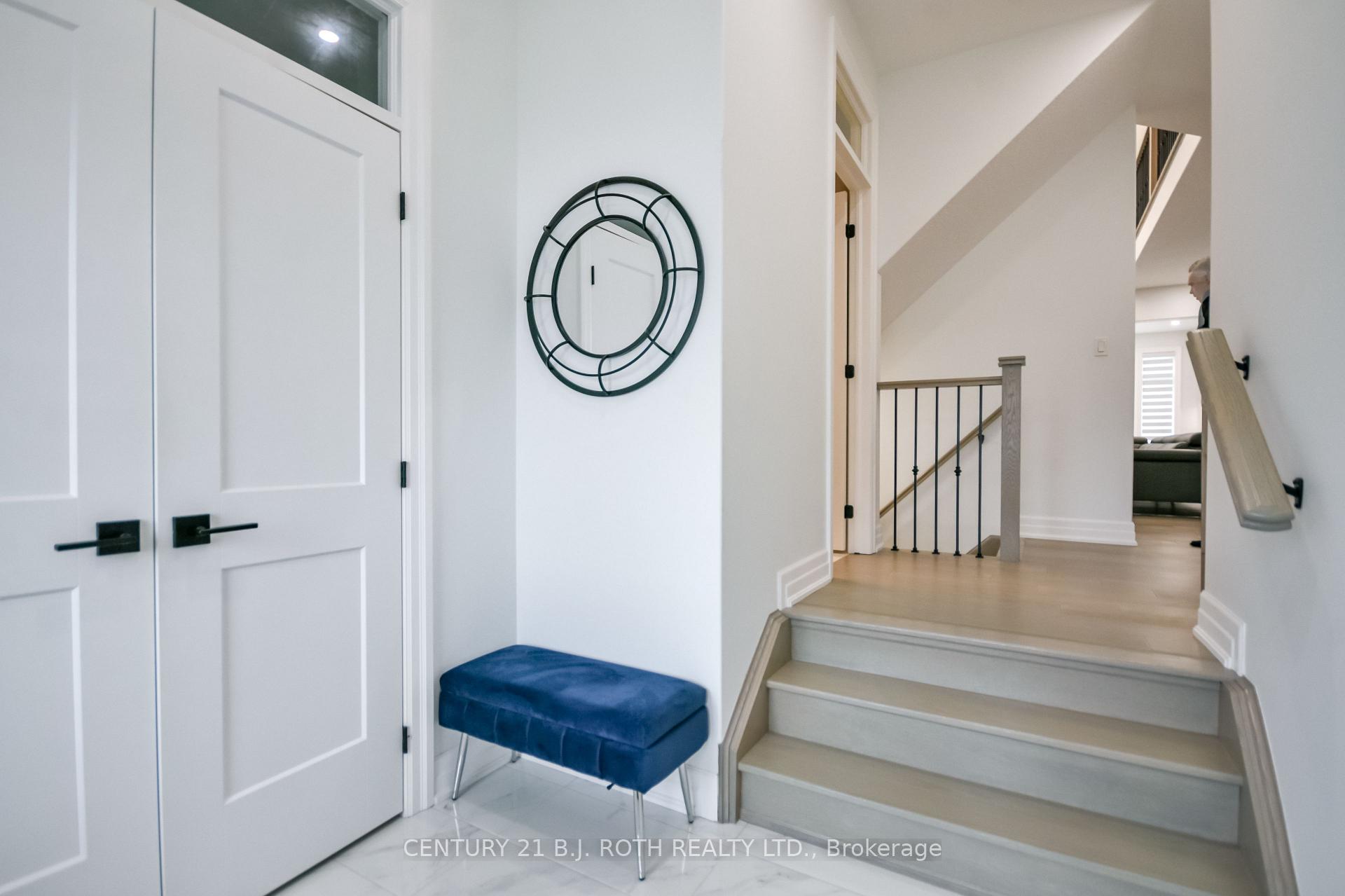 Photo 2 of 41 Auburn Court, Barrie, Ardagh — HOMEH