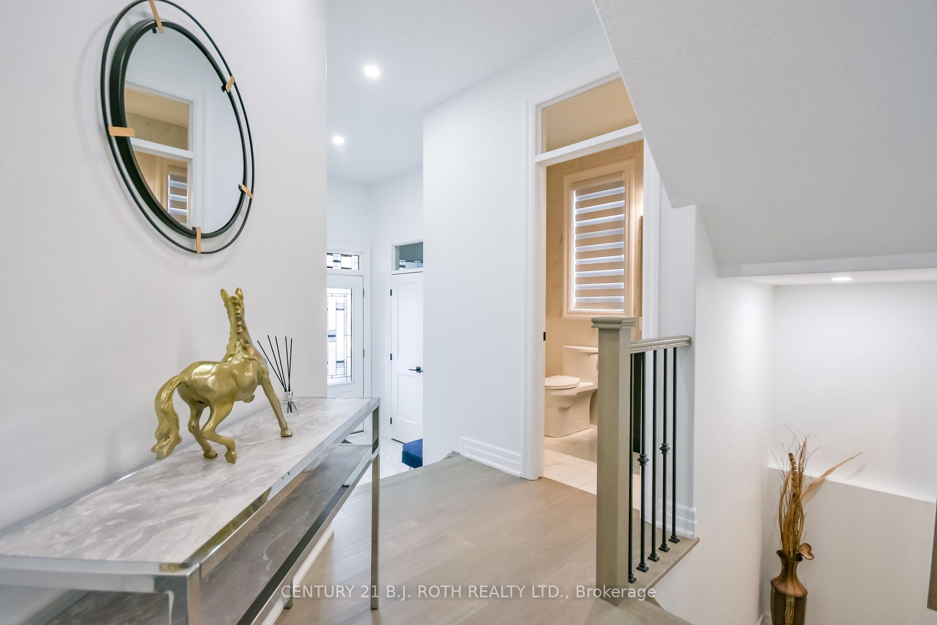 Photo 3 of 41 Auburn Court, Barrie, Ardagh — HOMEH