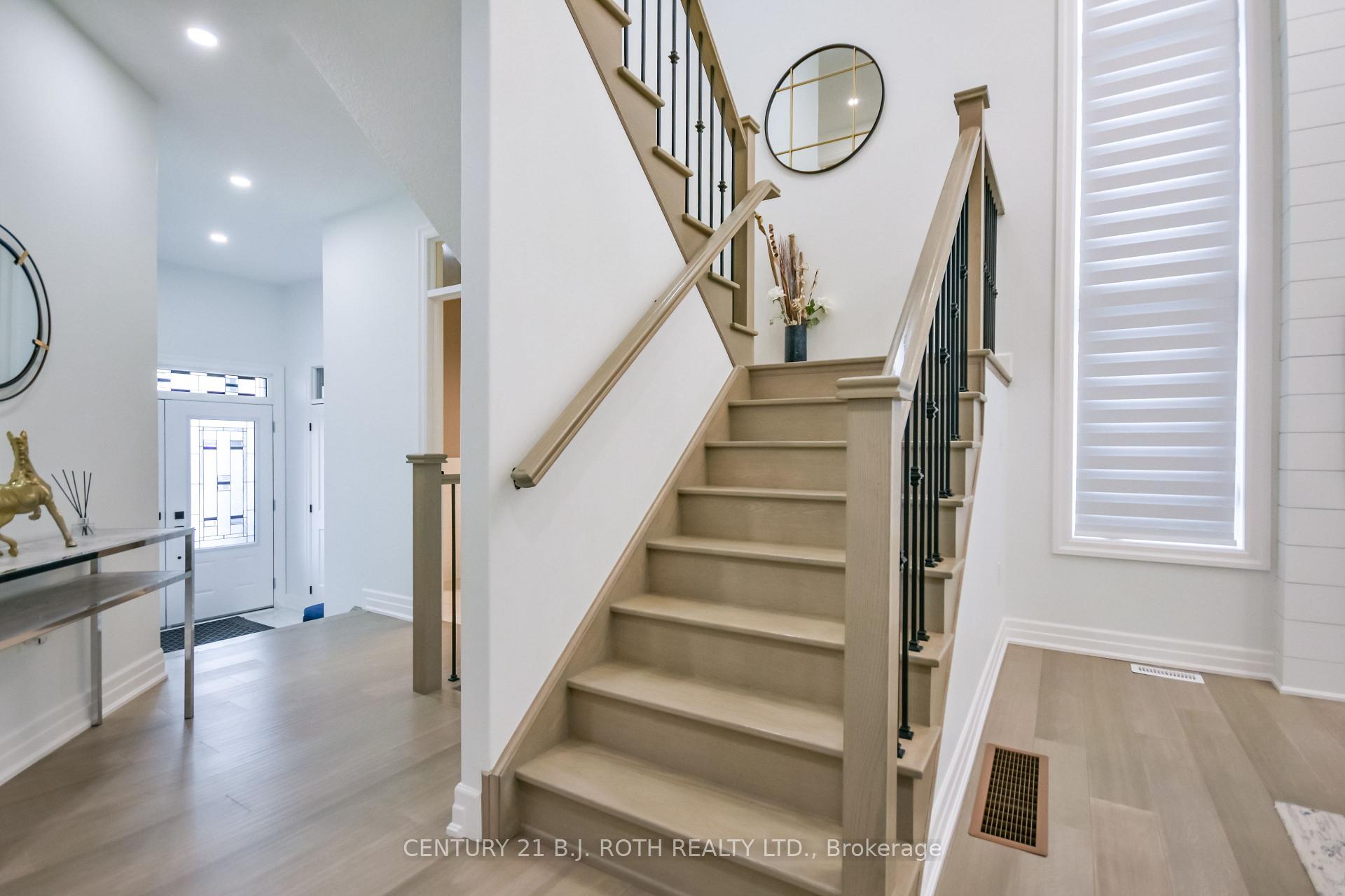 Photo 6 of 41 Auburn Court, Barrie, Ardagh — HOMEH