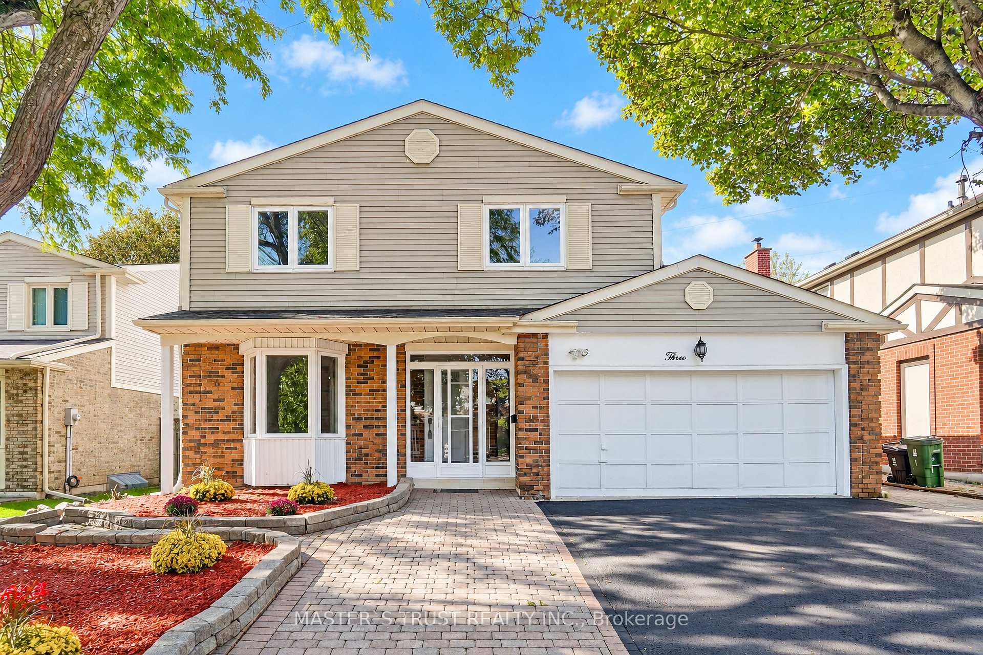 Photo 2 of 3 Longbow Square, Scarborough, Steeles — HOMEH