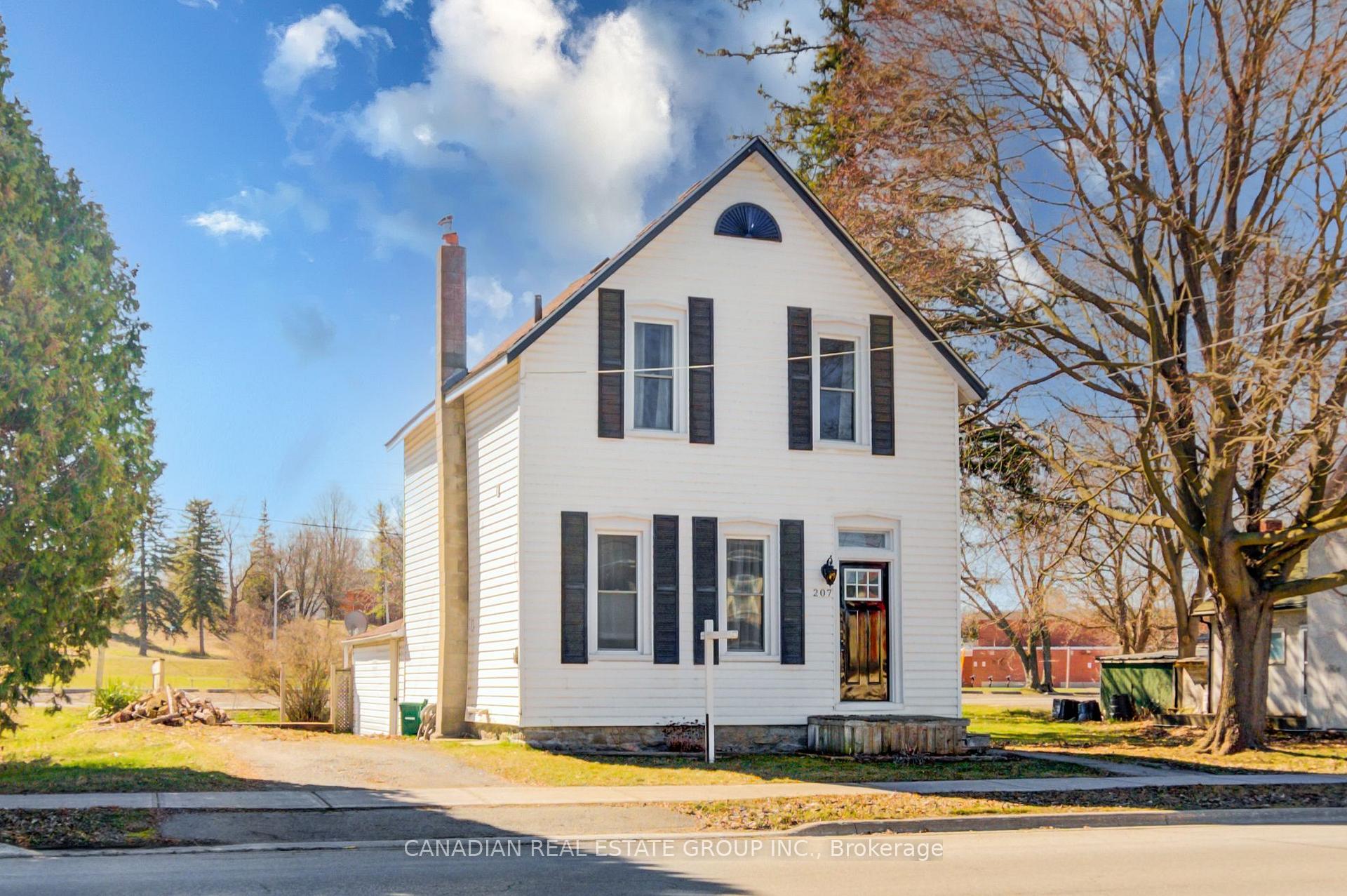 Front of 207 Front Street N