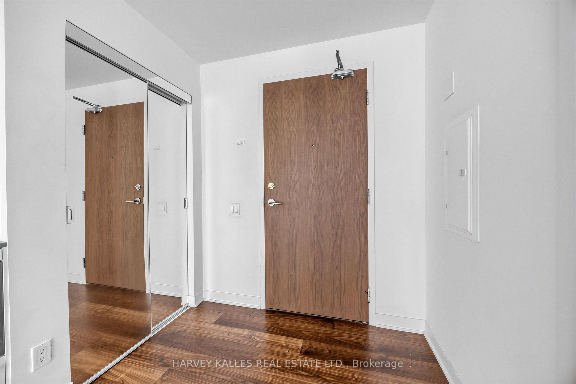 Photo 4 of Unit 608, 90 Queens Wharf Road, Toronto, Waterfront Communities — HOMEH
