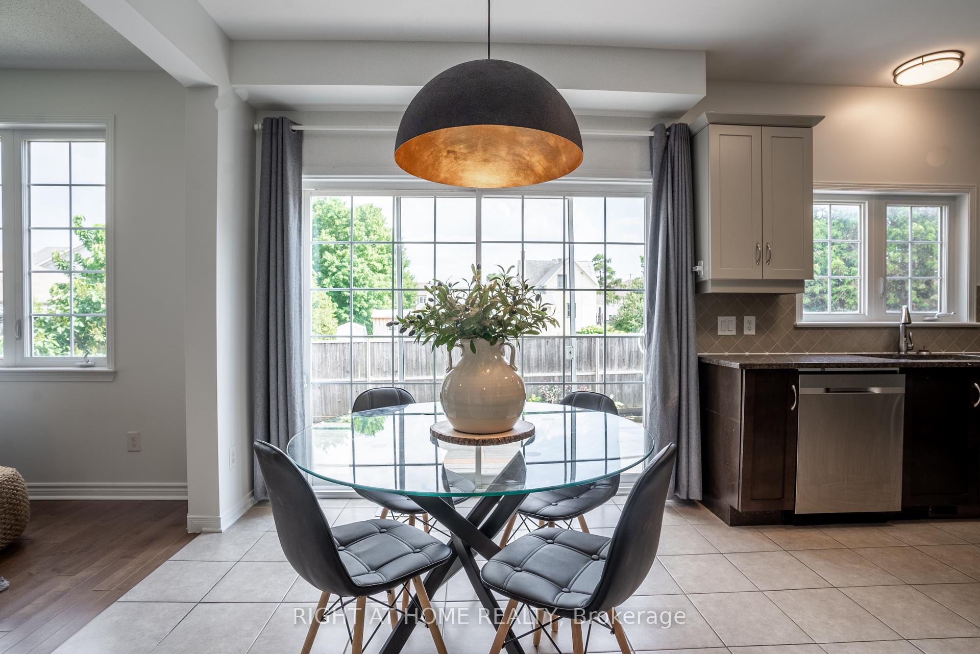 Photo 13 of 106 Sunita Crescent, Ottawa, Barrhaven - Stonebridge — HOMEH