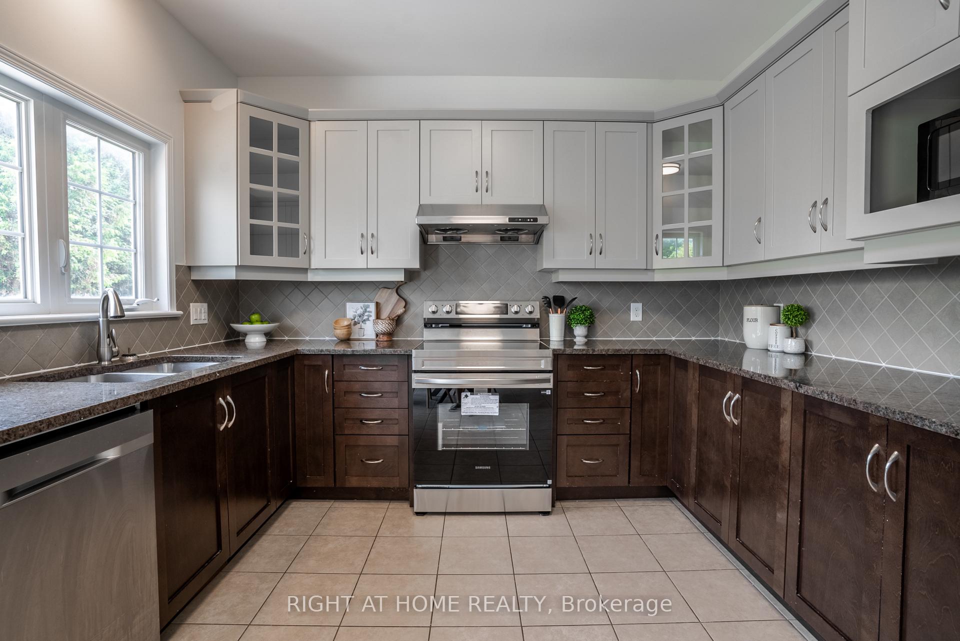 Photo 14 of 106 Sunita Crescent, Ottawa, Barrhaven - Stonebridge — HOMEH