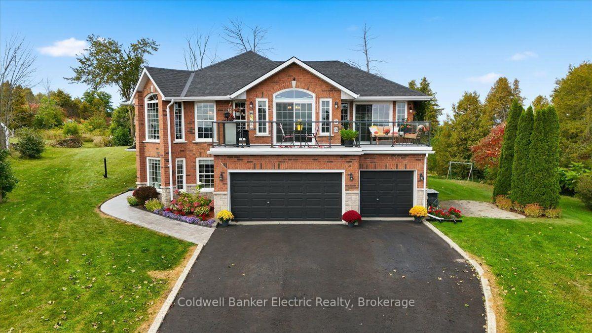 Photo of 102 Hampton Crescent
