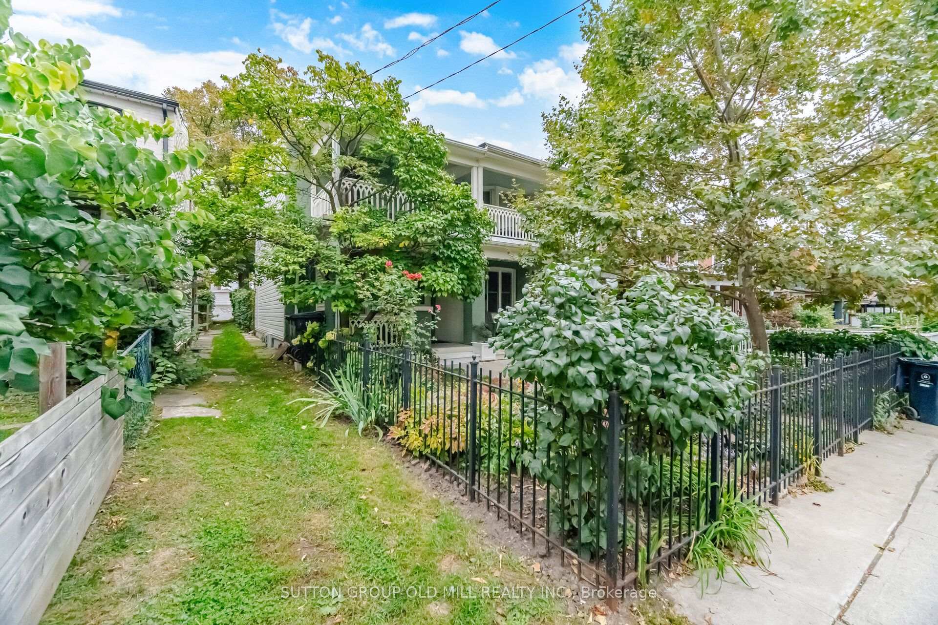 Photo 3 of 111 Palmerston Avenue, Toronto, Trinity-Bellwoods — HOMEH