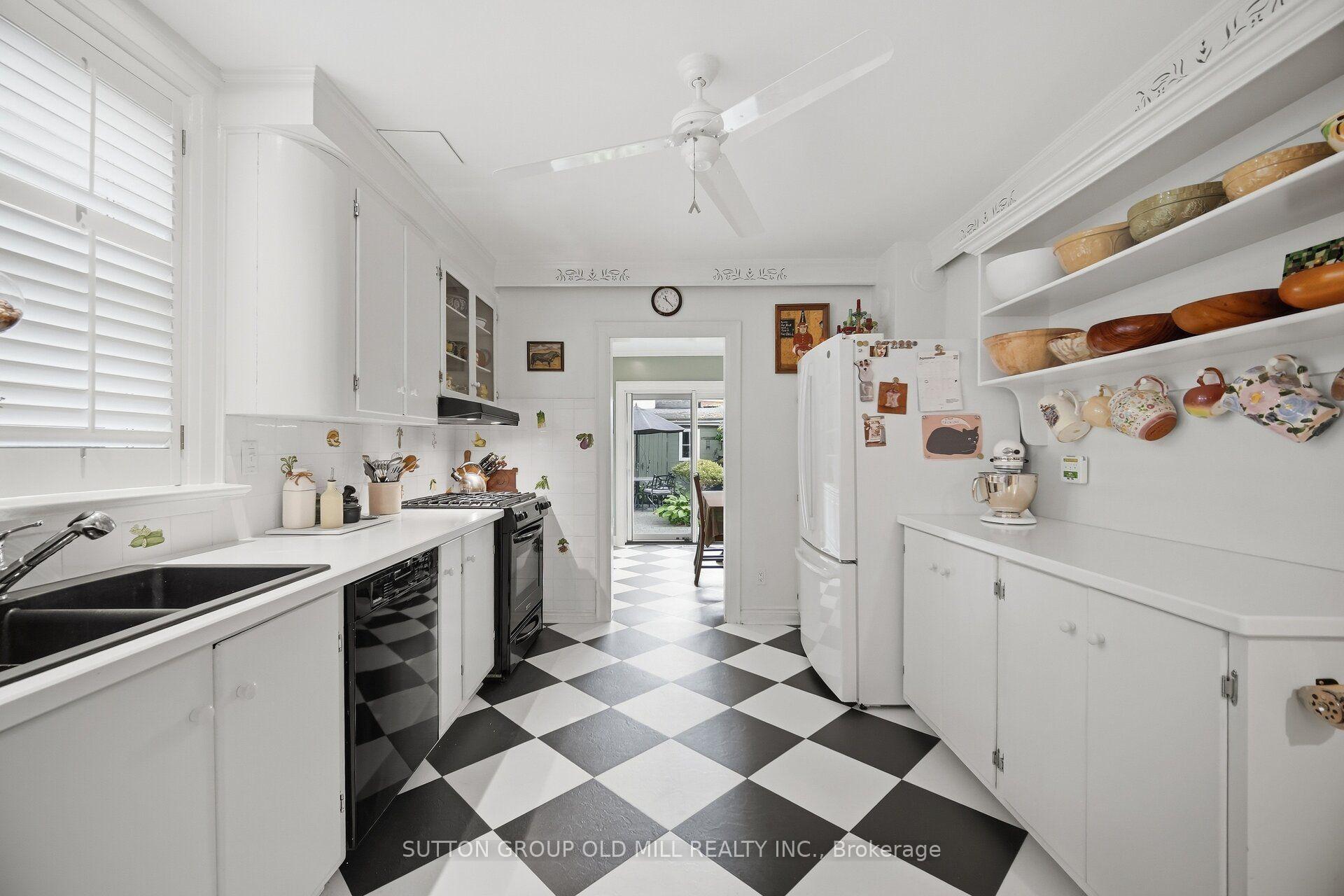 Photo 11 of 111 Palmerston Avenue, Toronto, Trinity-Bellwoods — HOMEH