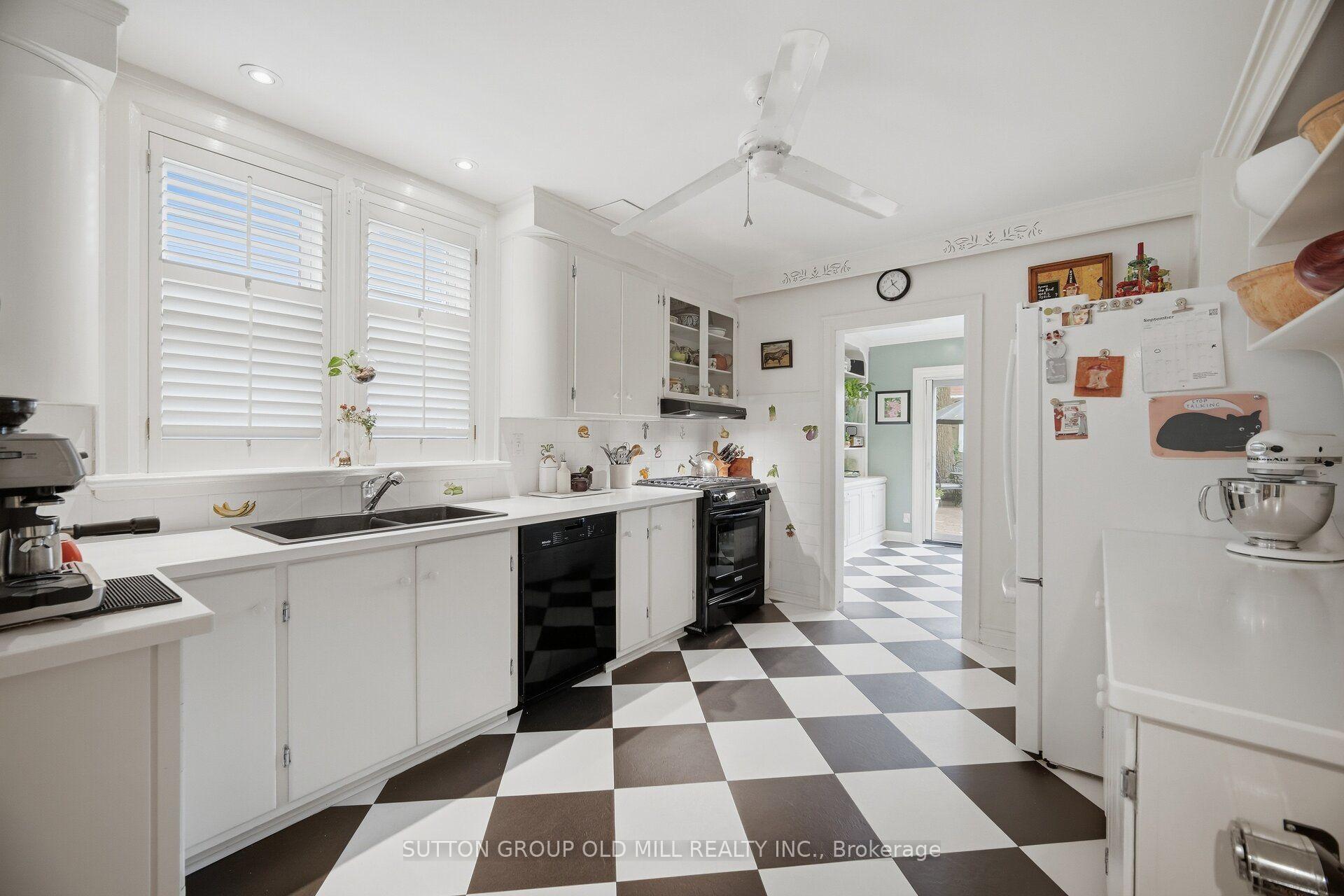 Photo 12 of 111 Palmerston Avenue, Toronto, Trinity-Bellwoods — HOMEH