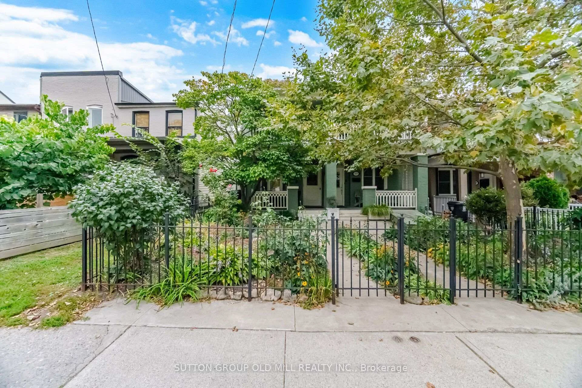 Photo 5 of 111 Palmerston Avenue, Toronto, Trinity-Bellwoods — HOMEH