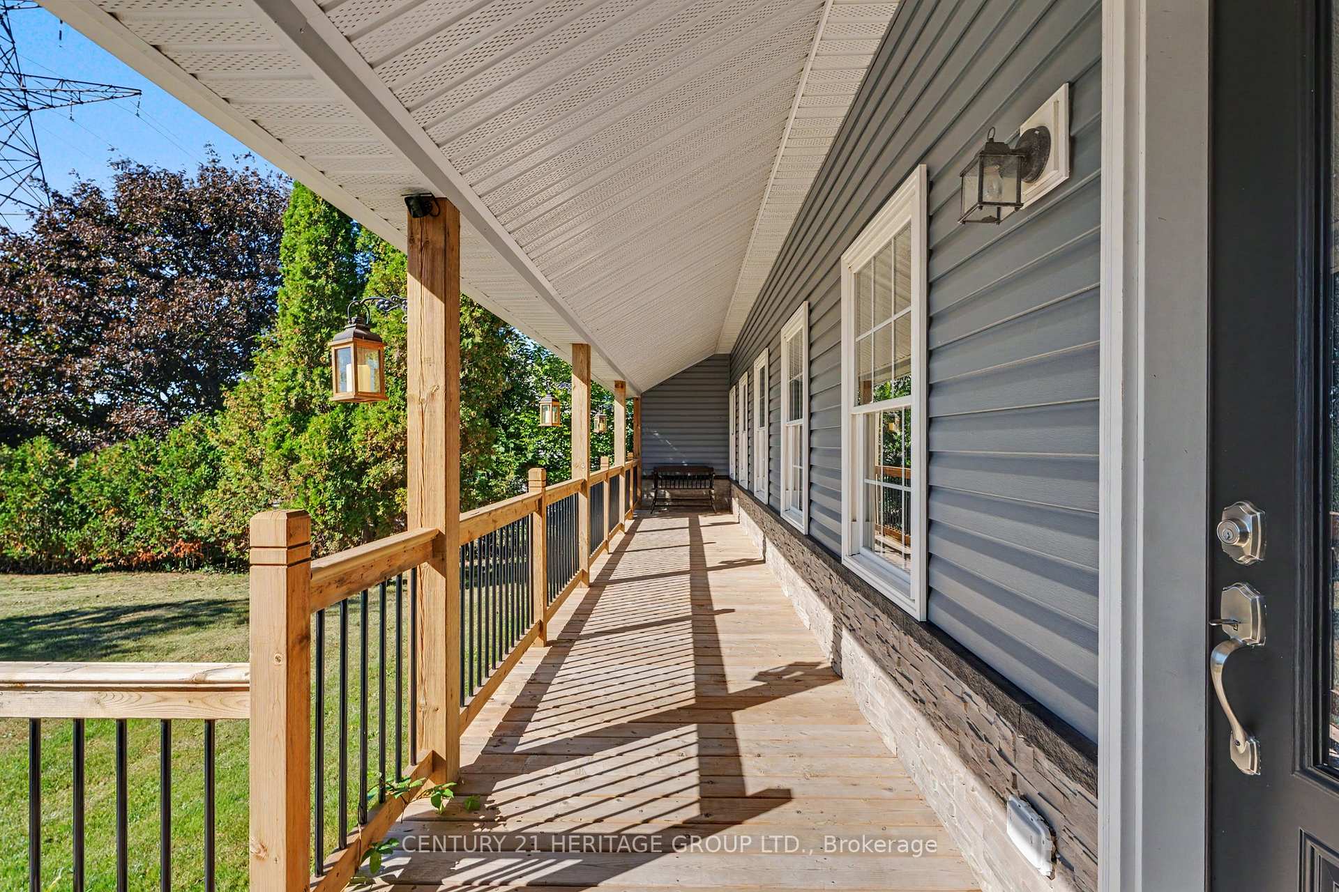 Photo 3 of 390 Sydenham Road, Hamilton, Greensville — HOMEH