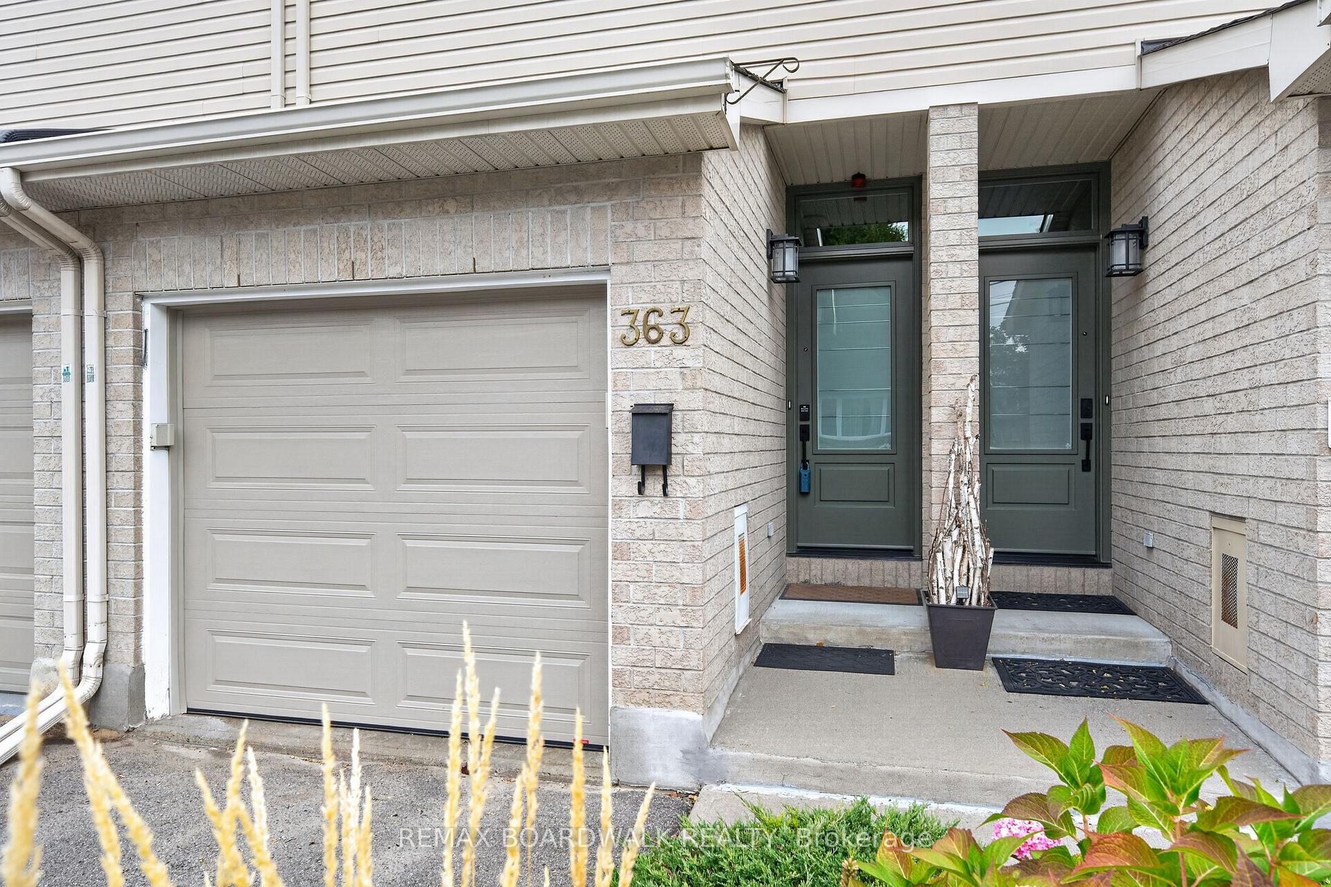 Photo 1 of 363 Levis Avenue, Ottawa, Vanier — HOMEH