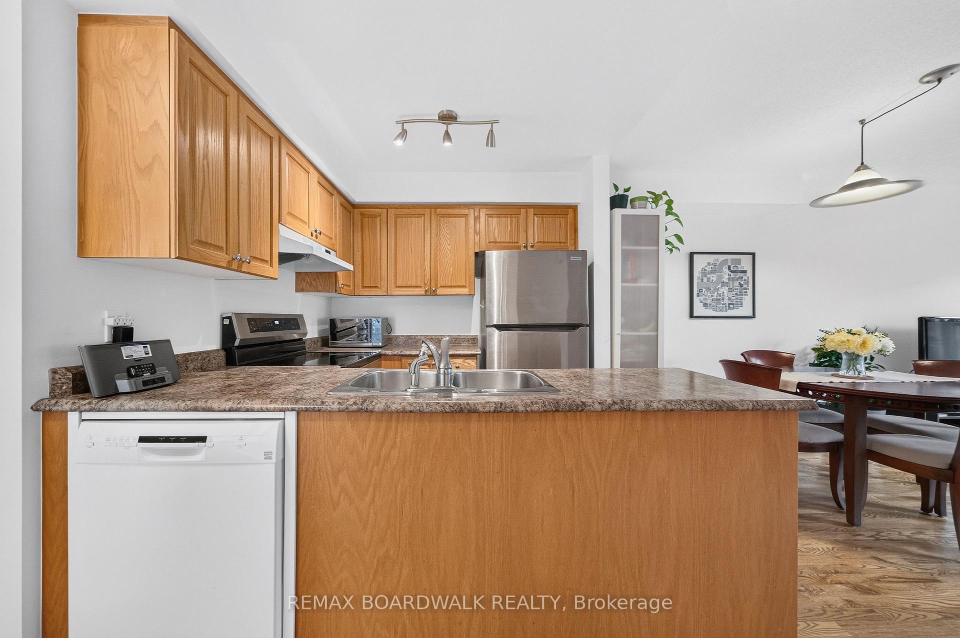 Photo 23 of 363 Levis Avenue, Ottawa, Vanier — HOMEH