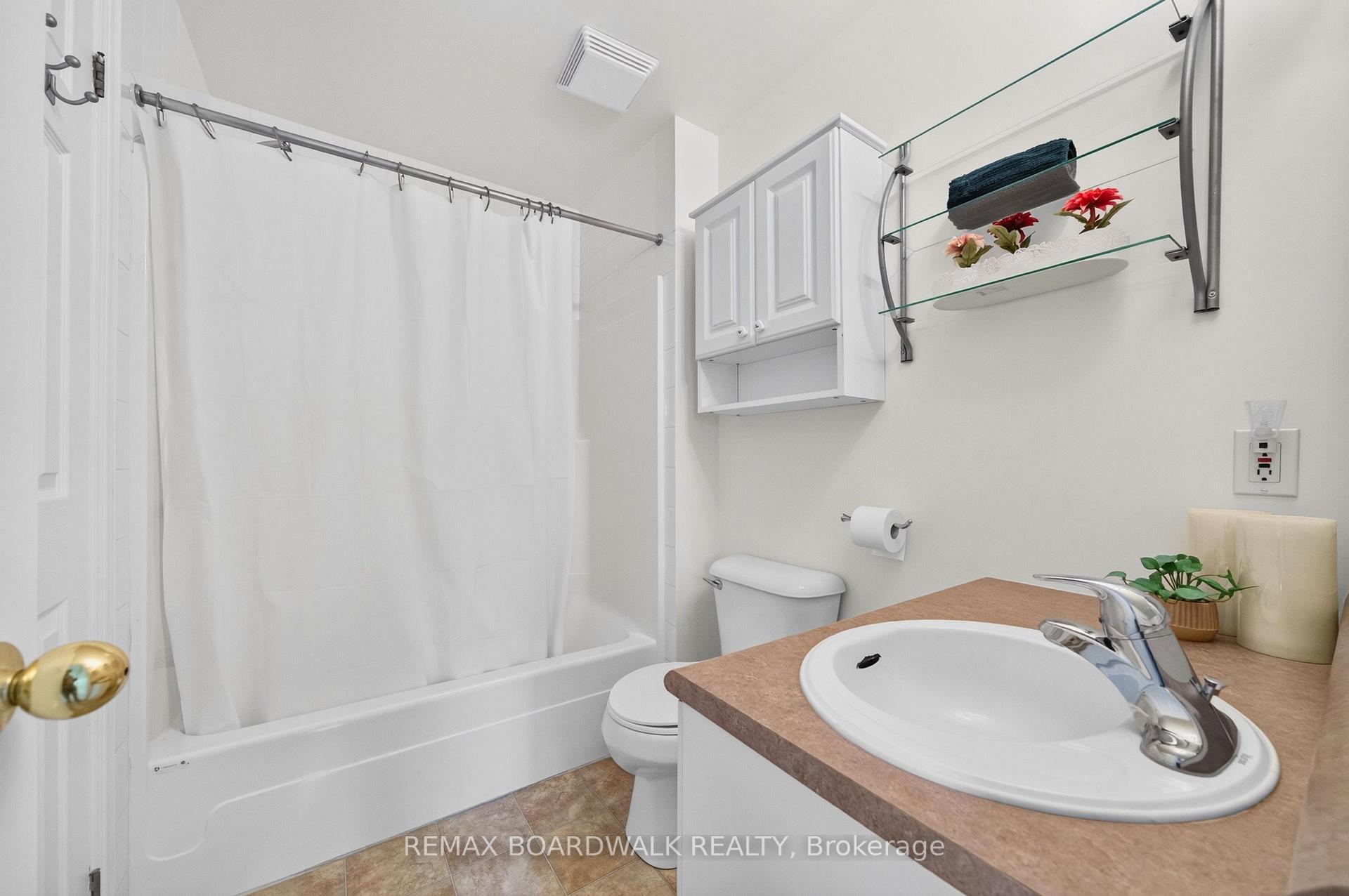 Photo 41 of 363 Levis Avenue, Ottawa, Vanier — HOMEH