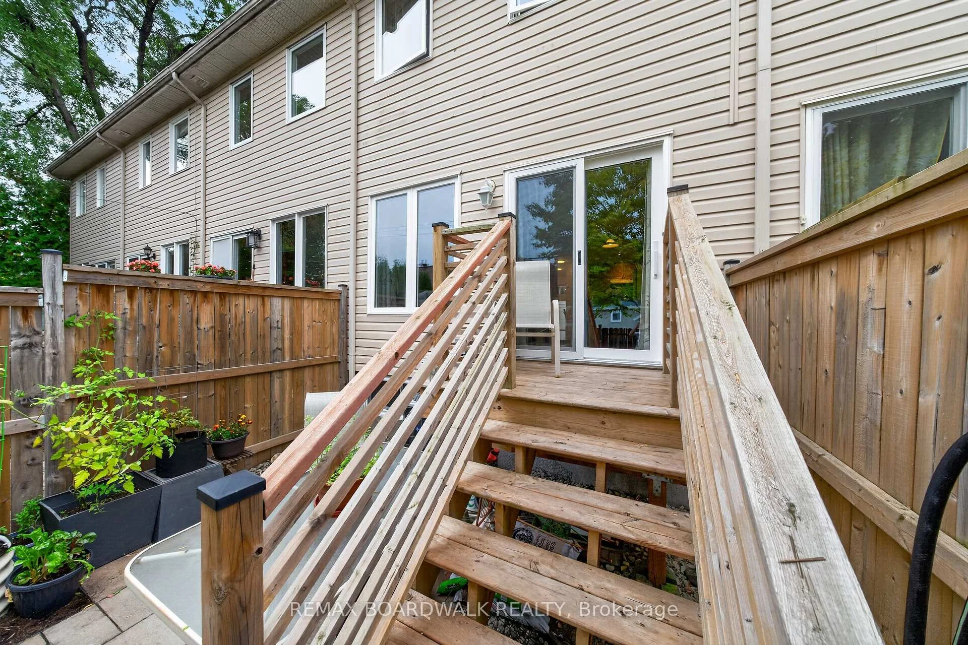 Photo 16 of 363 Levis Avenue, Ottawa, Vanier — HOMEH