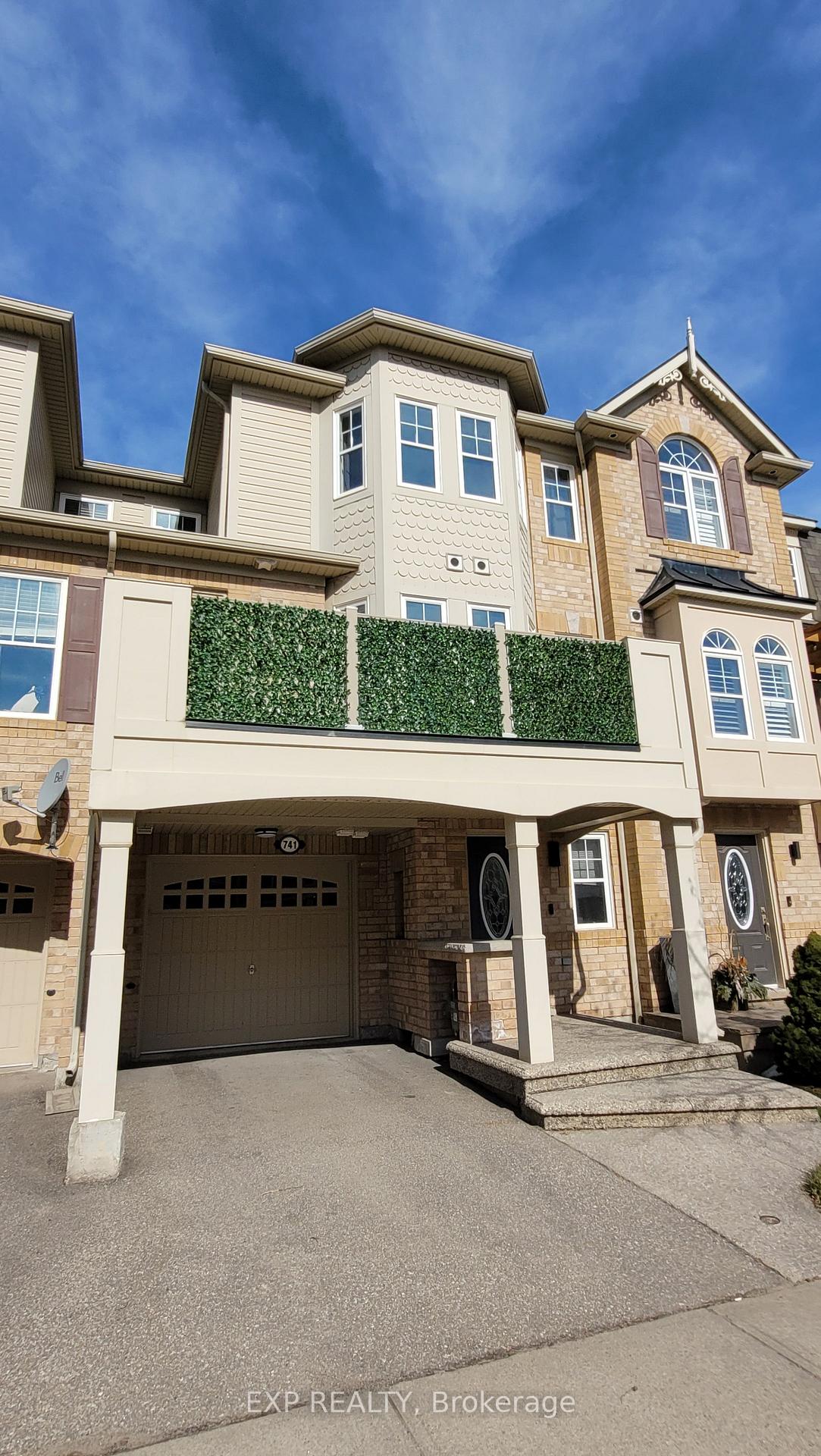 Photo of 741 Challinor Terrace