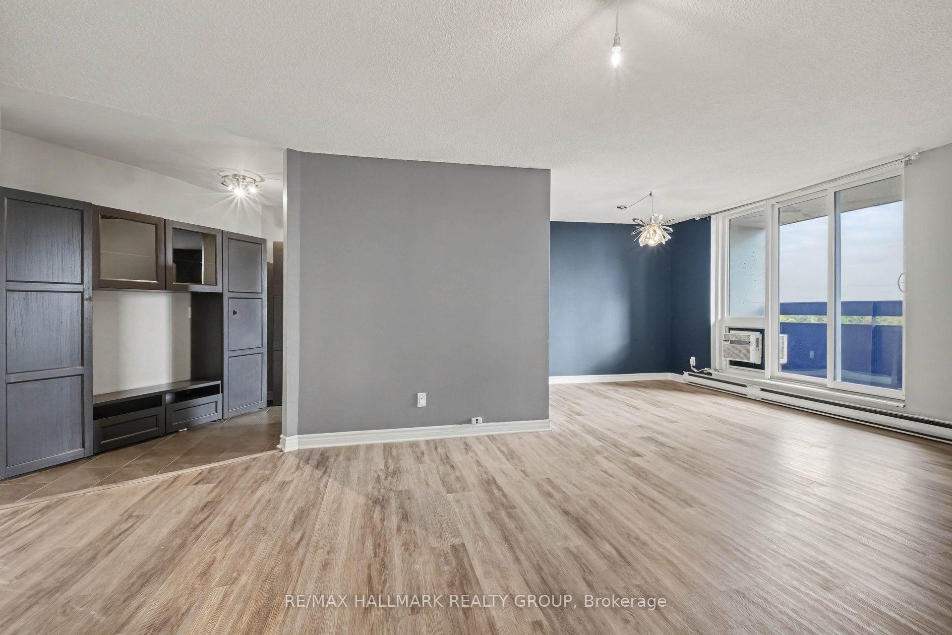 Photo 3 of Unit 801, 2020 Jasmine Crescent, Ottawa, Beacon Hill South — HOMEH