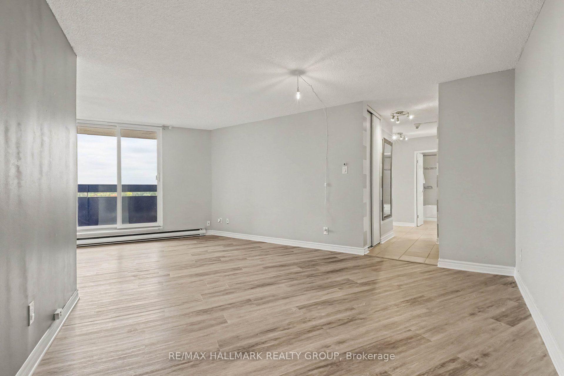 Photo 4 of Unit 801, 2020 Jasmine Crescent, Ottawa, Beacon Hill South — HOMEH