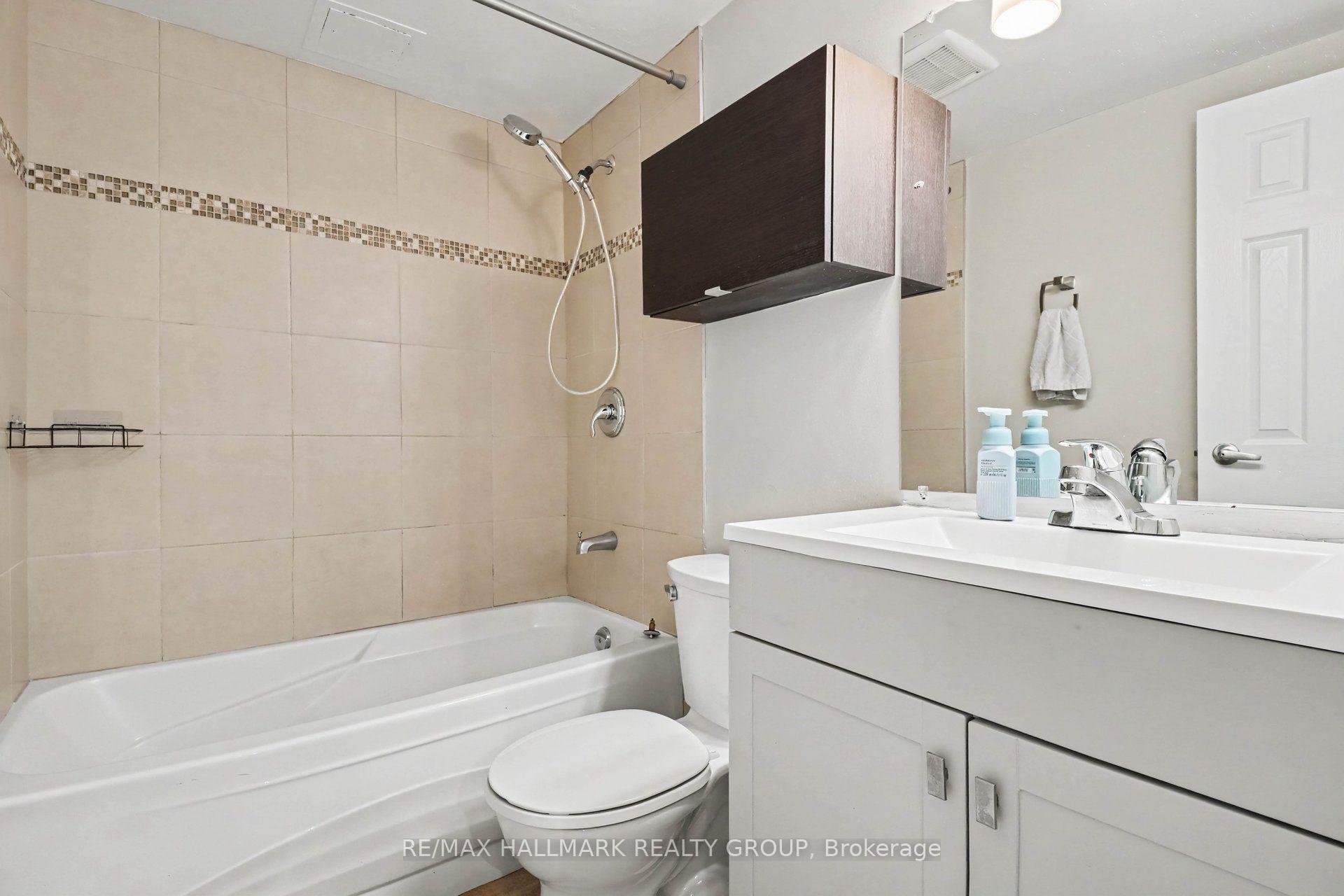 Photo 10 of Unit 801, 2020 Jasmine Crescent, Ottawa, Beacon Hill South — HOMEH