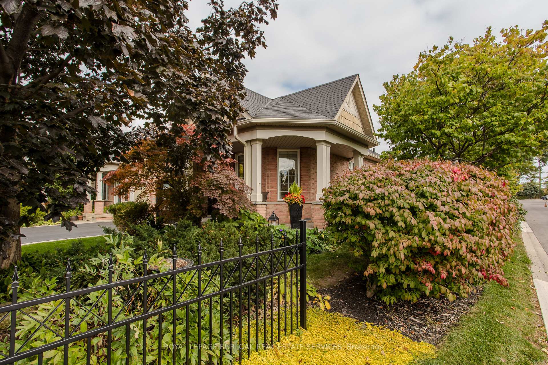 Photo 5 of Unit 51, 2243 Turnberry Road, Burlington, Rose — HOMEH