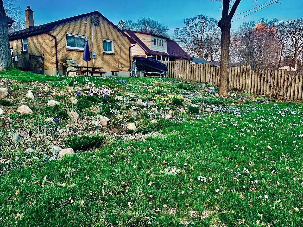Photo 6 of 93 Manitoulin Drive, London, East O — HOMEH