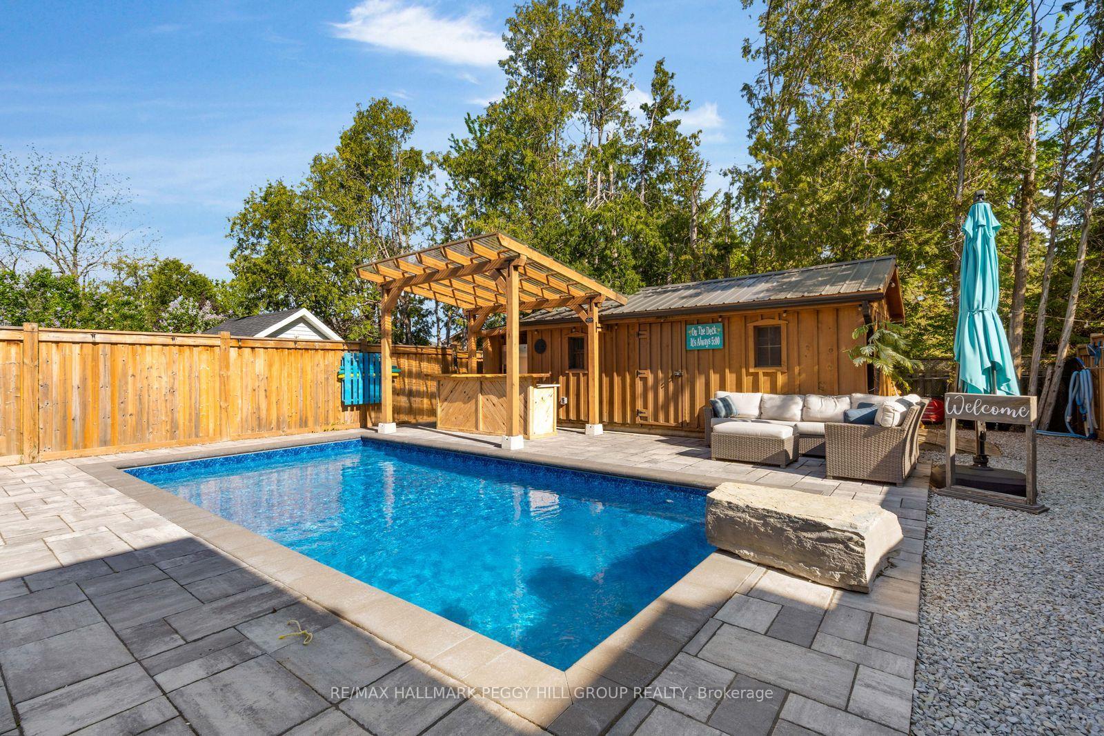 Photo 2 of 44 Knicely Road, Barrie, Painswick North — HOMEH