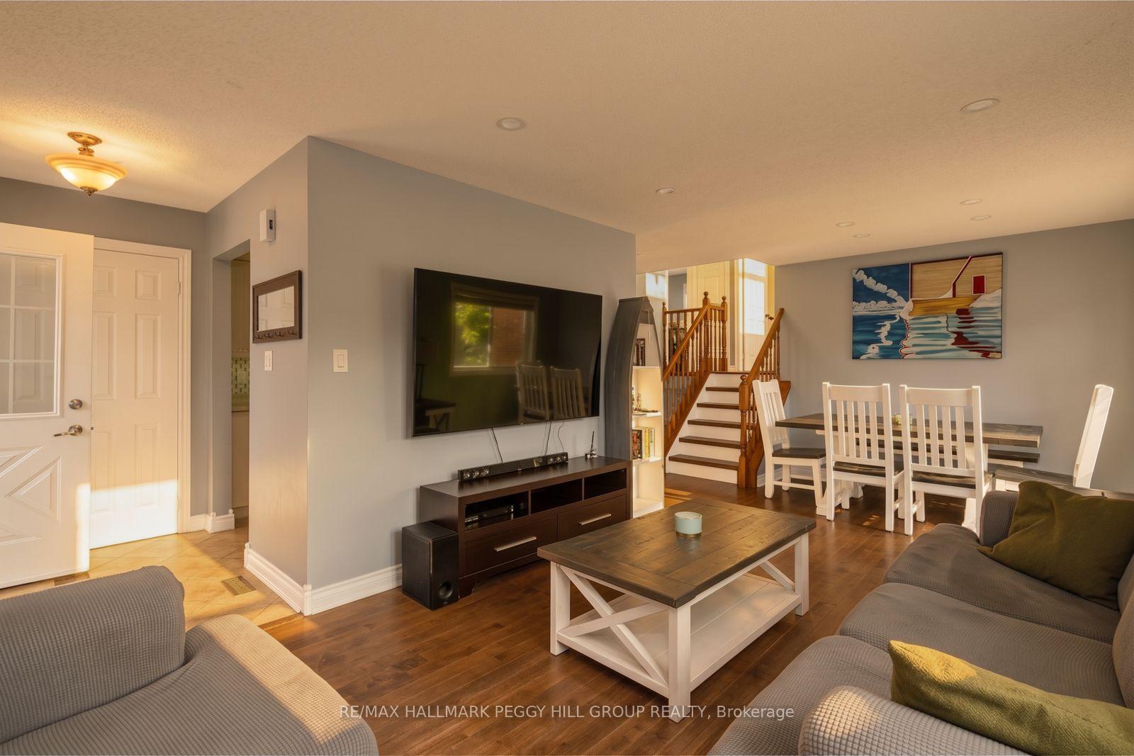 Photo 5 of 44 Knicely Road, Barrie, Painswick North — HOMEH
