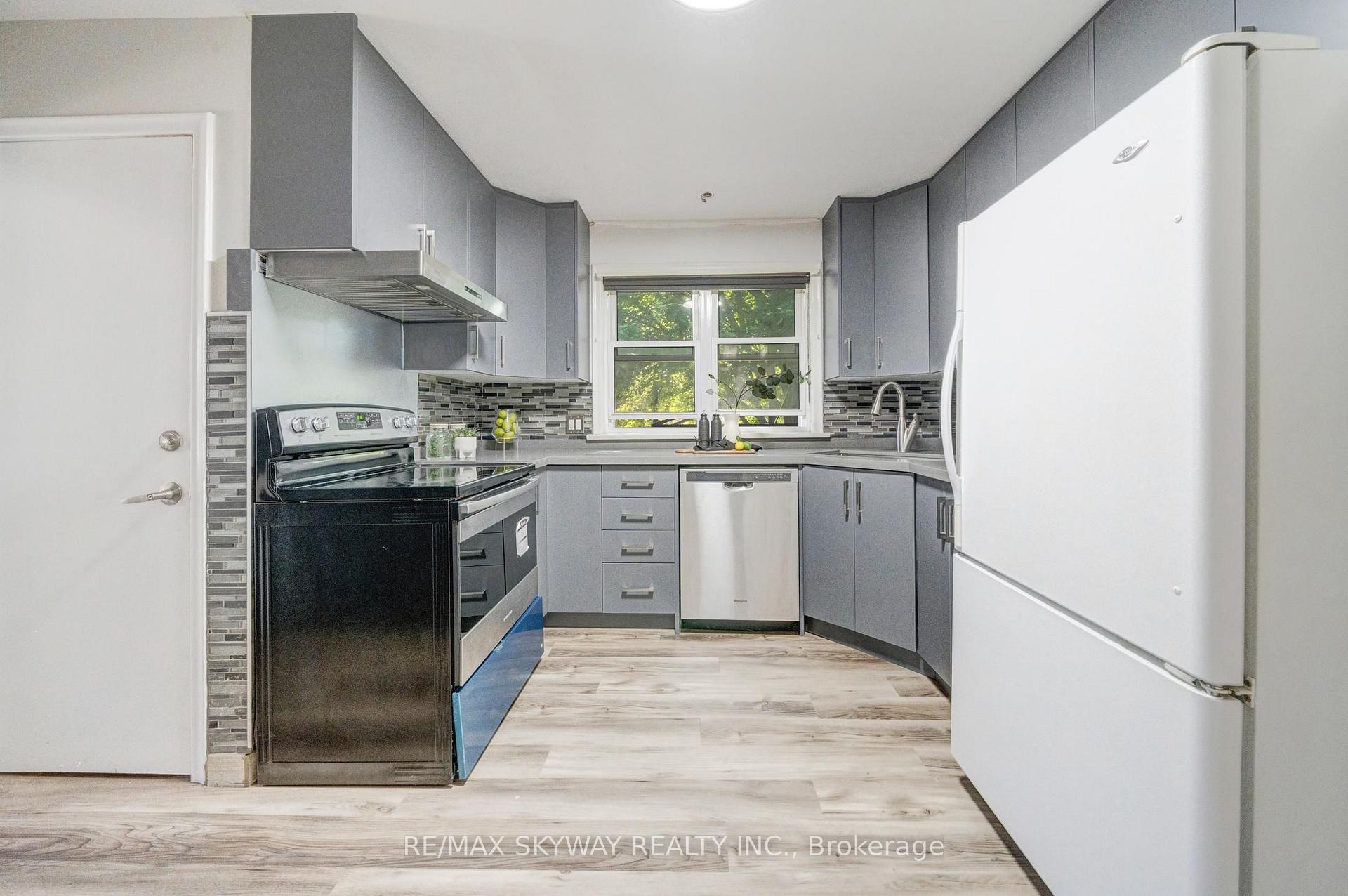 Photo 6 of 6604 Locus Avenue, Niagara Falls, Dorchester — HOMEH