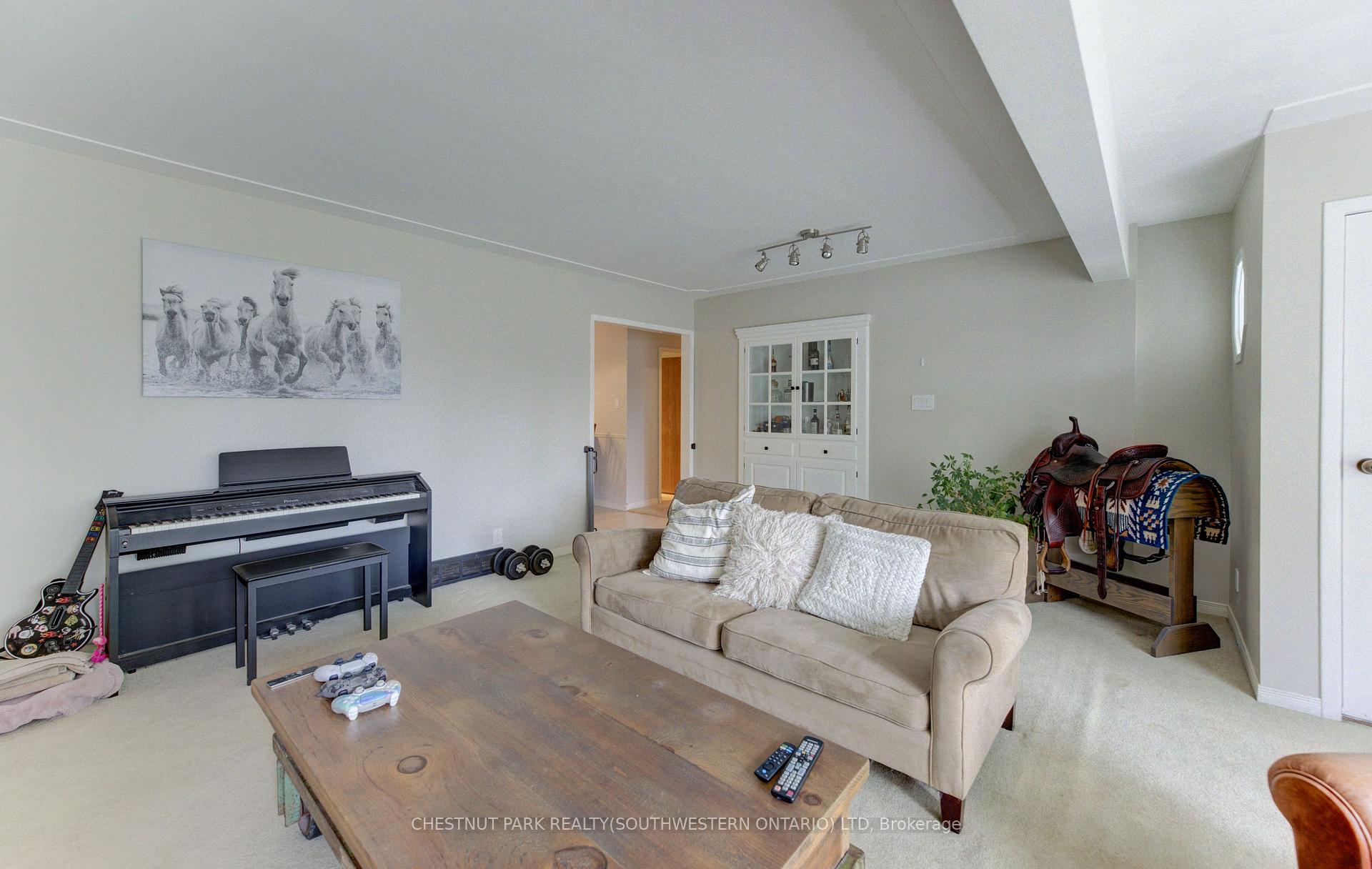 Photo 17 of 133 Cornell Avenue, Kitchener, Rockway — HOMEH