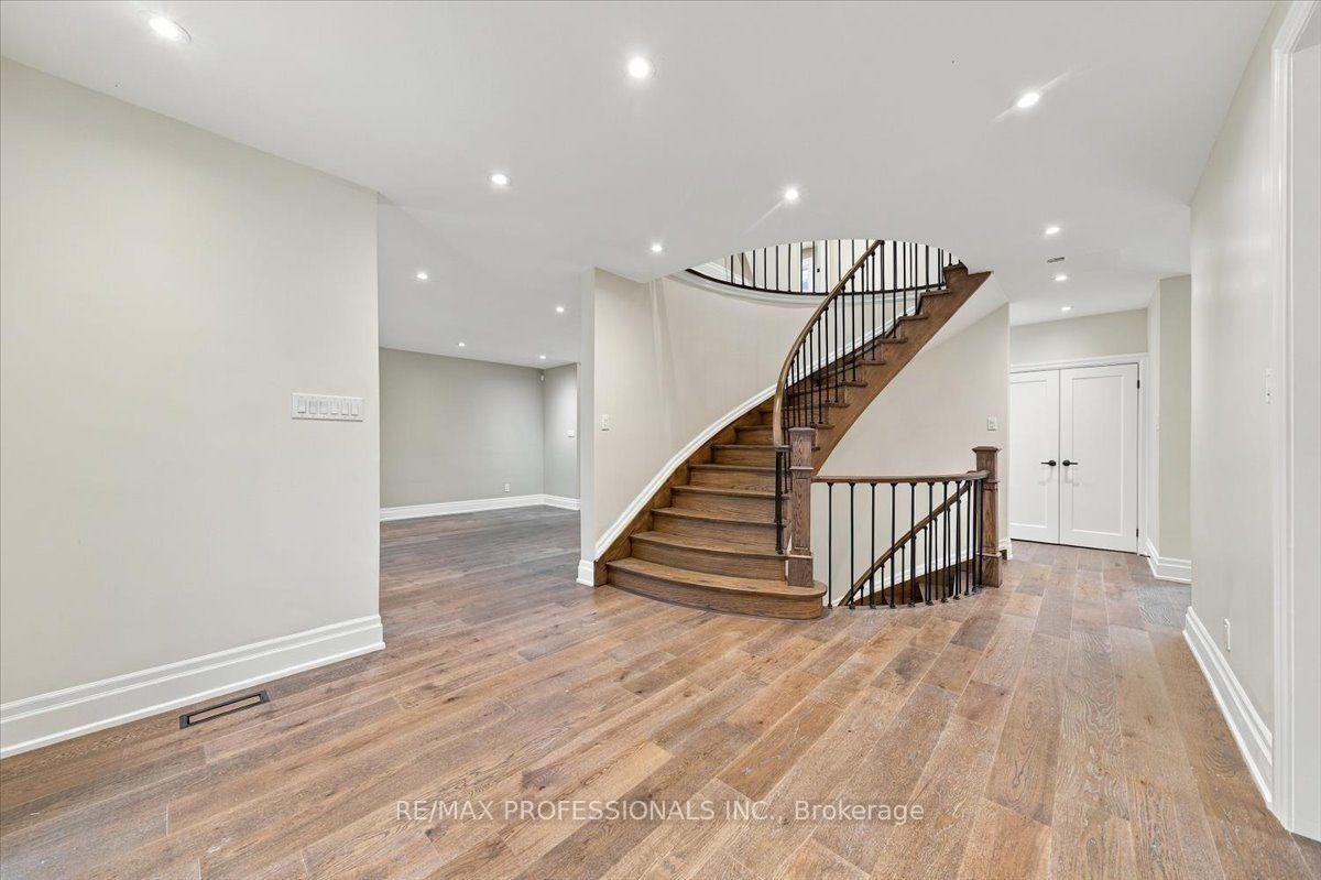 Photo 6 of 53 Edenvale Crescent, Etobicoke, Edenbridge-Humber Valley — HOMEH