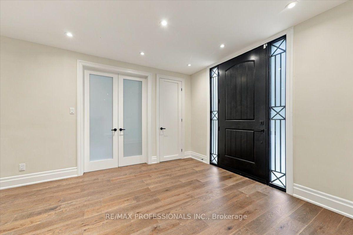 Photo 7 of 53 Edenvale Crescent, Etobicoke, Edenbridge-Humber Valley — HOMEH
