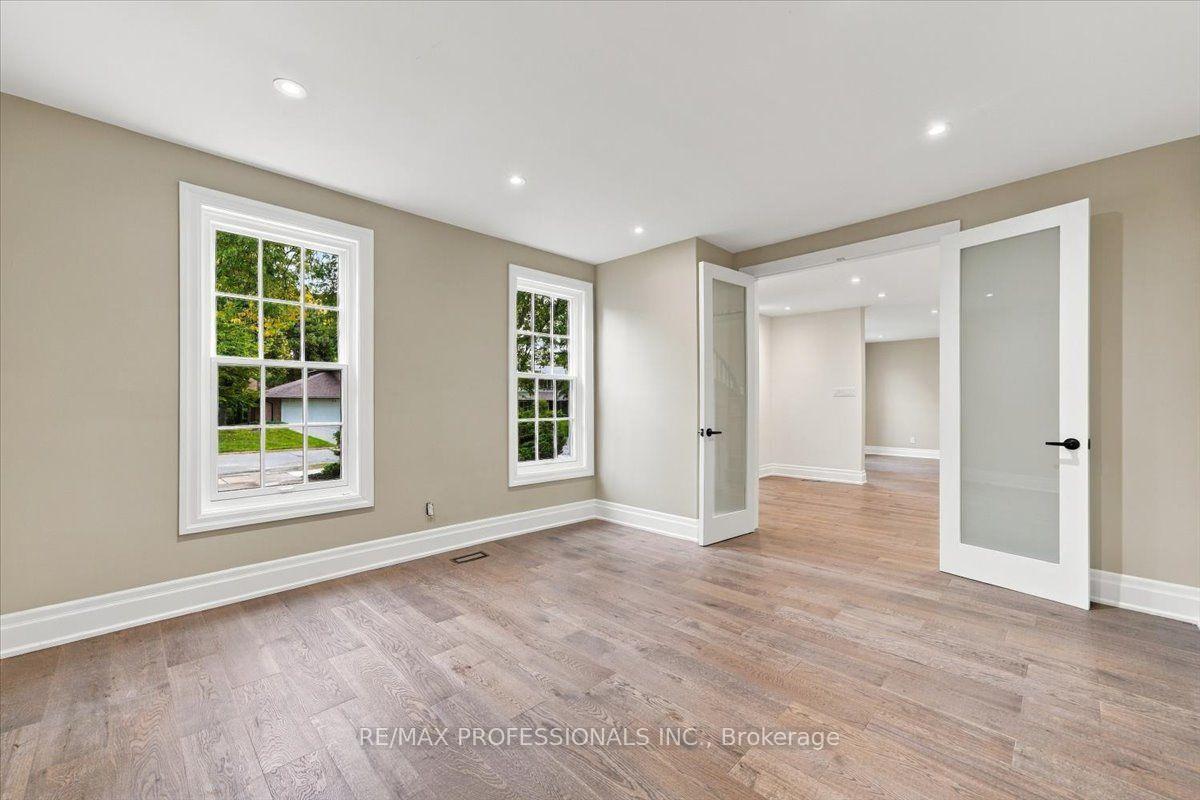 Photo 8 of 53 Edenvale Crescent, Etobicoke, Edenbridge-Humber Valley — HOMEH