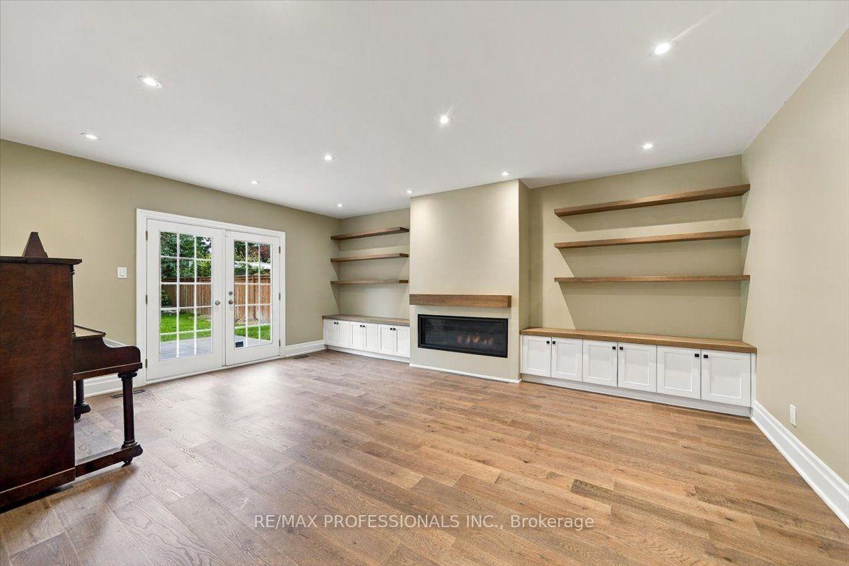Photo 18 of 53 Edenvale Crescent, Etobicoke, Edenbridge-Humber Valley — HOMEH