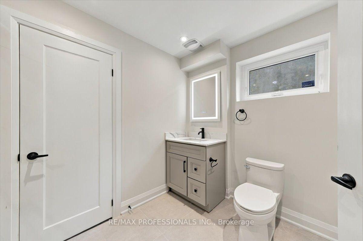 Photo 44 of 53 Edenvale Crescent, Etobicoke, Edenbridge-Humber Valley — HOMEH