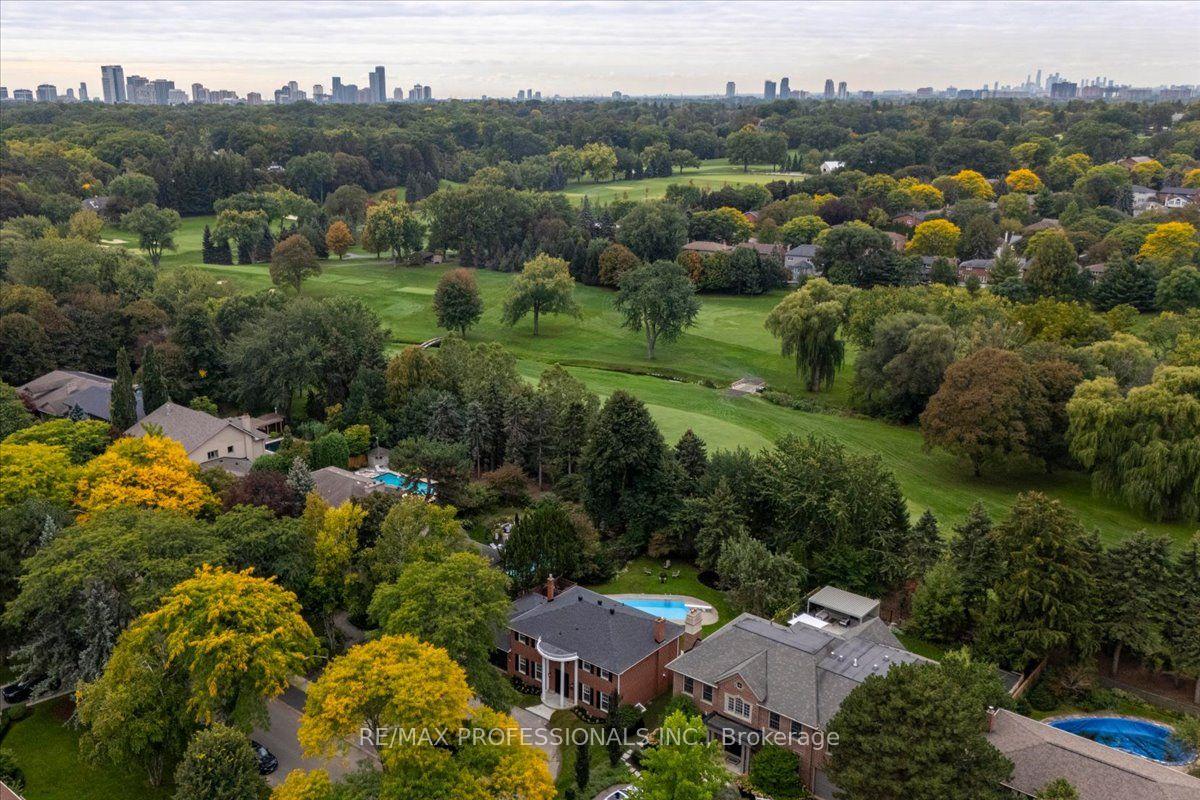 Photo 55 of 53 Edenvale Crescent, Etobicoke, Edenbridge-Humber Valley — HOMEH