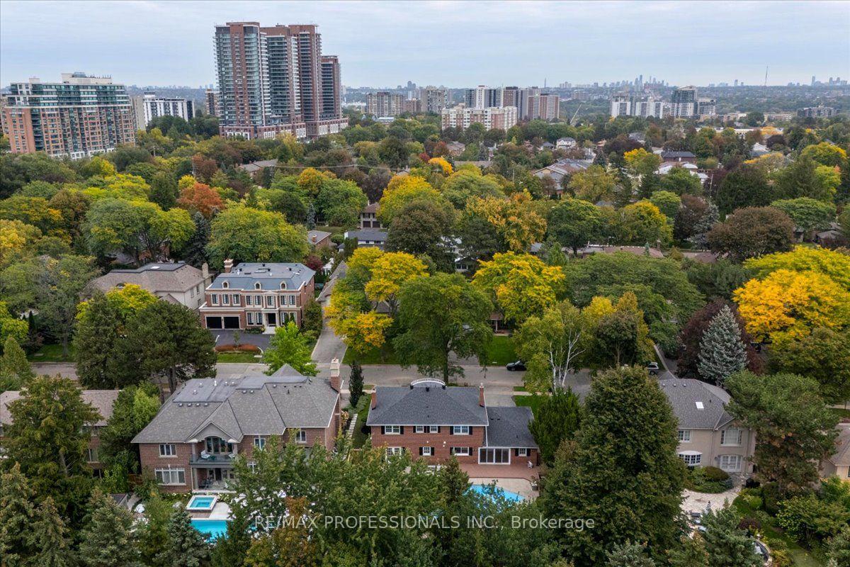Photo 61 of 53 Edenvale Crescent, Etobicoke, Edenbridge-Humber Valley — HOMEH