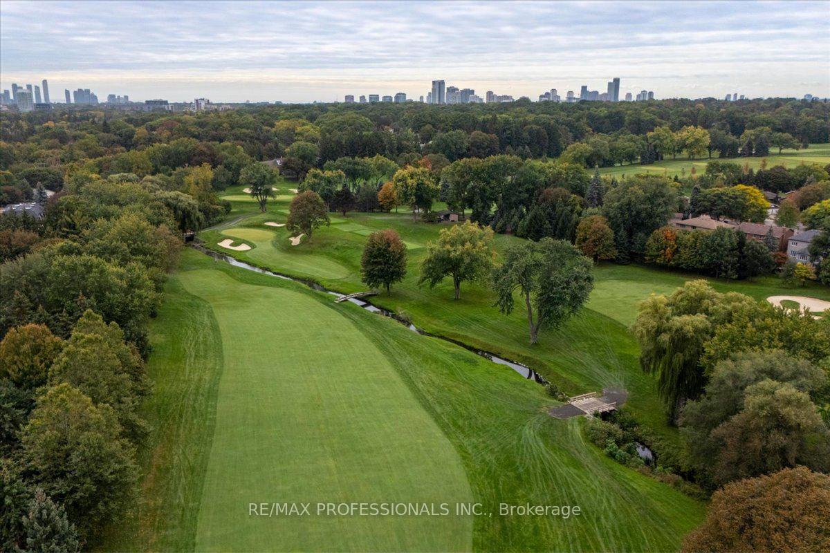 Photo 59 of 53 Edenvale Crescent, Etobicoke, Edenbridge-Humber Valley — HOMEH