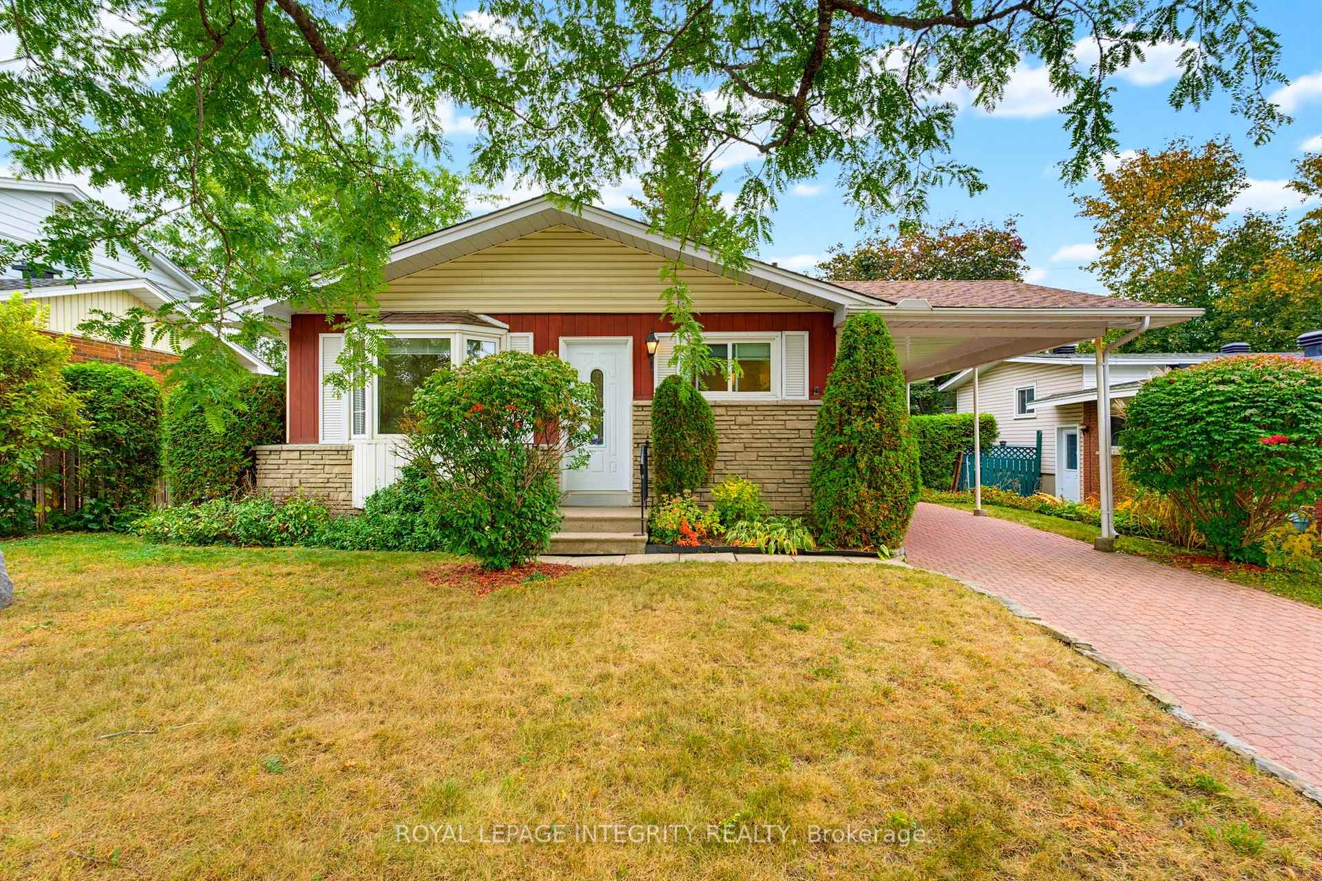 Photo 2 of 1840 Featherston Drive, Ottawa, Guildwood Estates - Urbandale Acres — HOMEH
