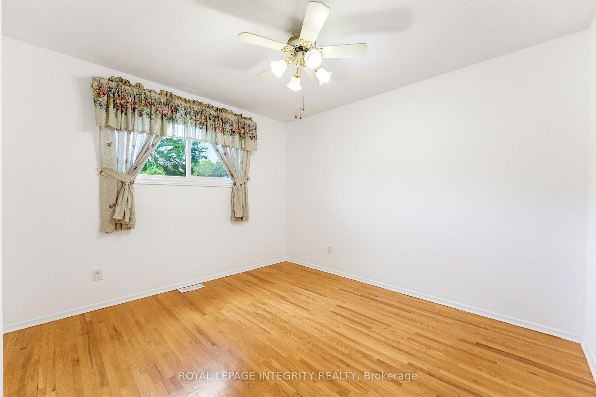 Photo 25 of 1840 Featherston Drive, Ottawa, Guildwood Estates - Urbandale Acres — HOMEH